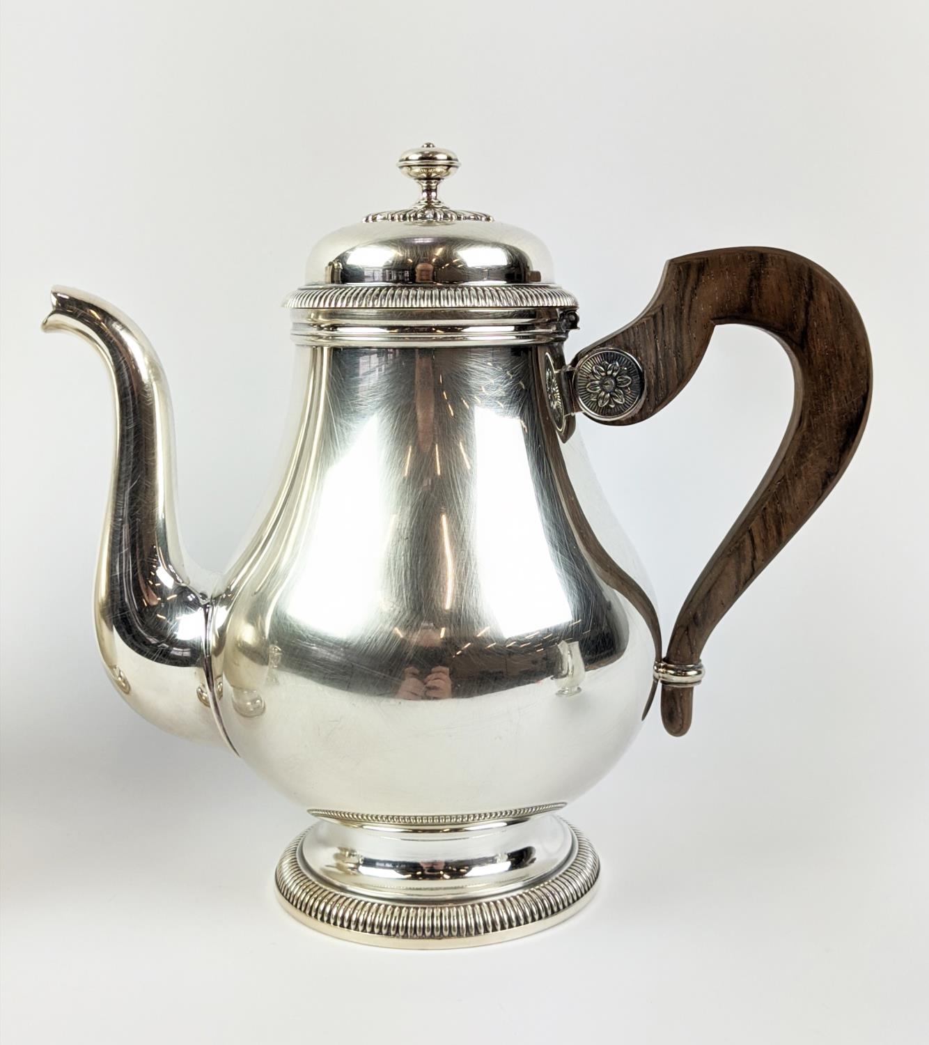 A CHRISTOFLE SILVER PLATED TEA AND COFFEE SERVICE, comprising coffee pot, teapot milk jug and - Image 4 of 10