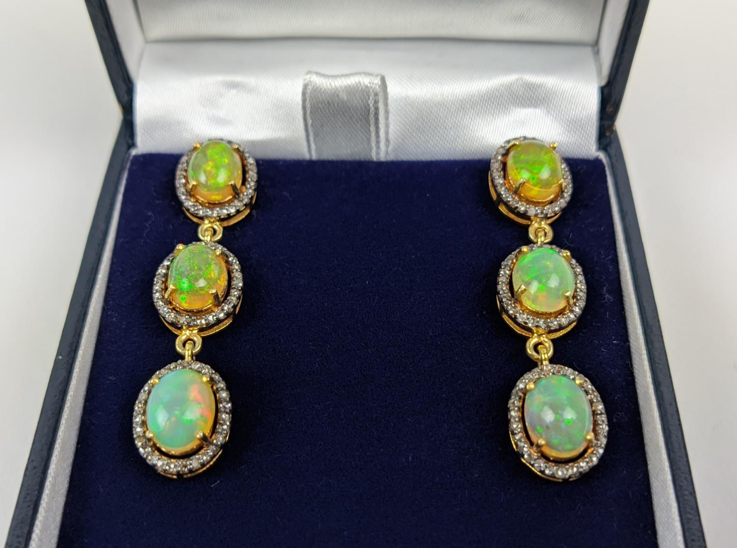 A PAIR OF SILVER-GILT OPAL AND DIAMOND SET PENDANT EARRINGS, of triple sectioned droplet form, - Bild 7 aus 7