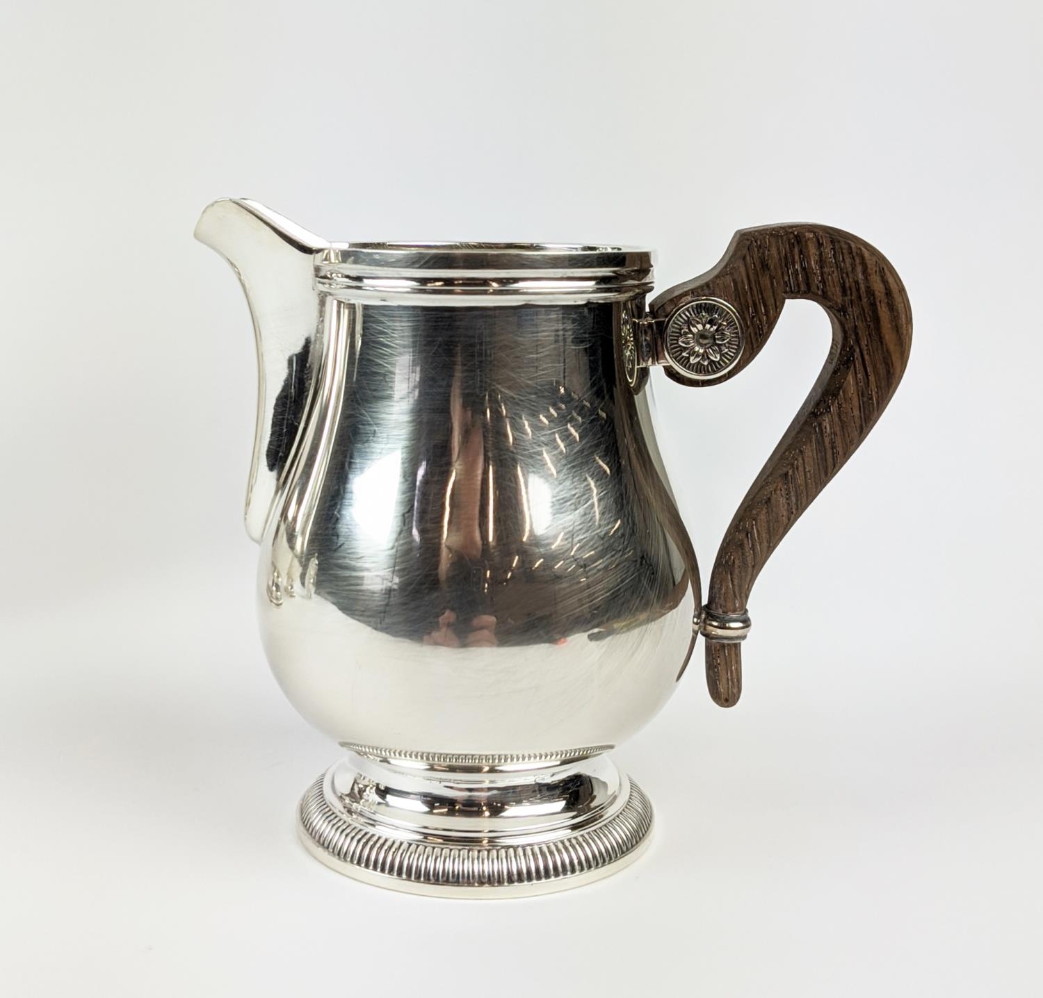 A CHRISTOFLE SILVER PLATED TEA AND COFFEE SERVICE, comprising coffee pot, teapot milk jug and - Image 5 of 10