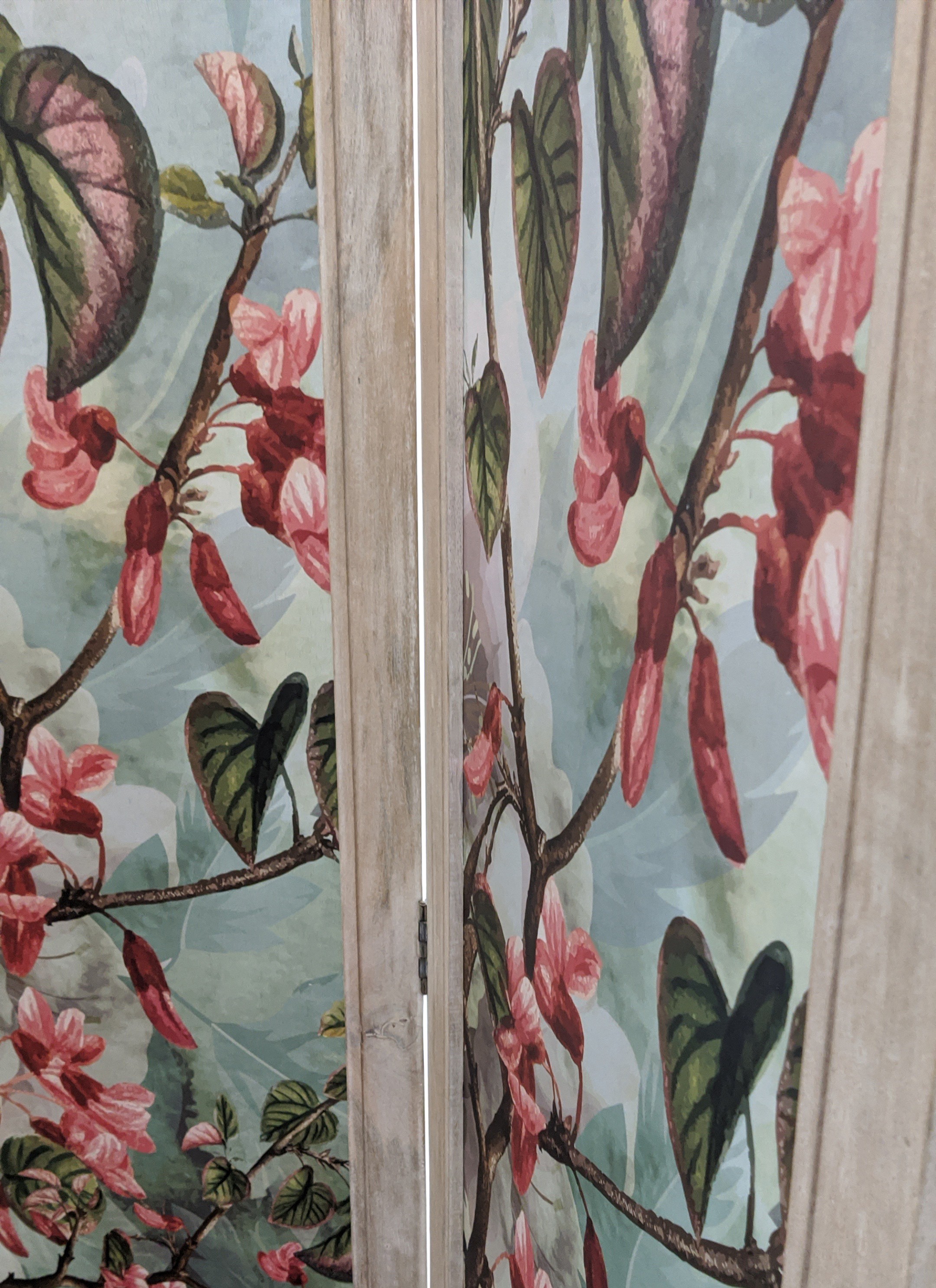 FLOOR SCREEN, four fold, floral and foliate printed design, 183cm x 51cm per panel. - Image 6 of 6