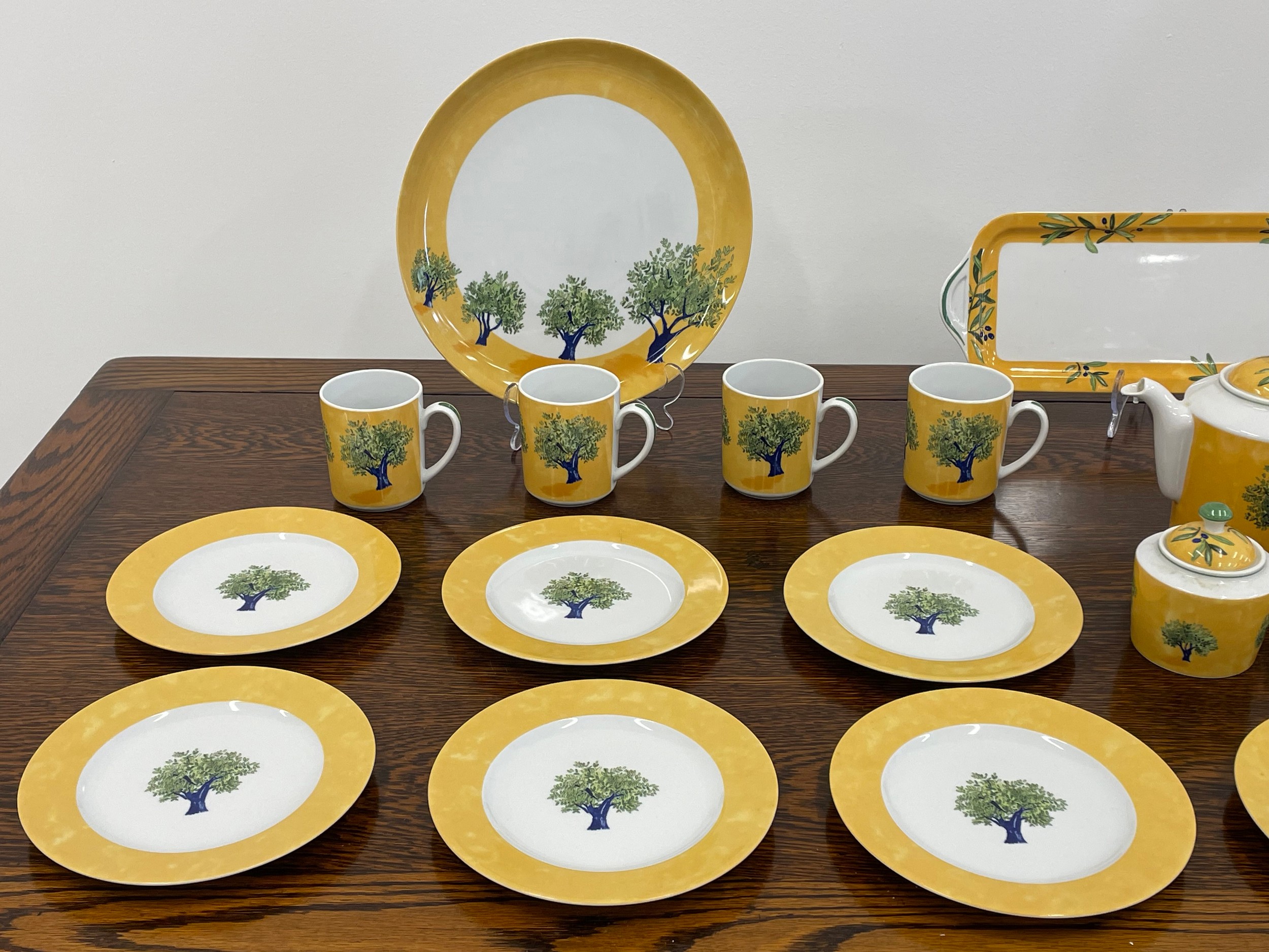 GUY DEGRENNE 'OULIVEIRO' EIGHT PLACE TEA SERVICE, including eight cups and saucers, eight mugs, - Image 8 of 10