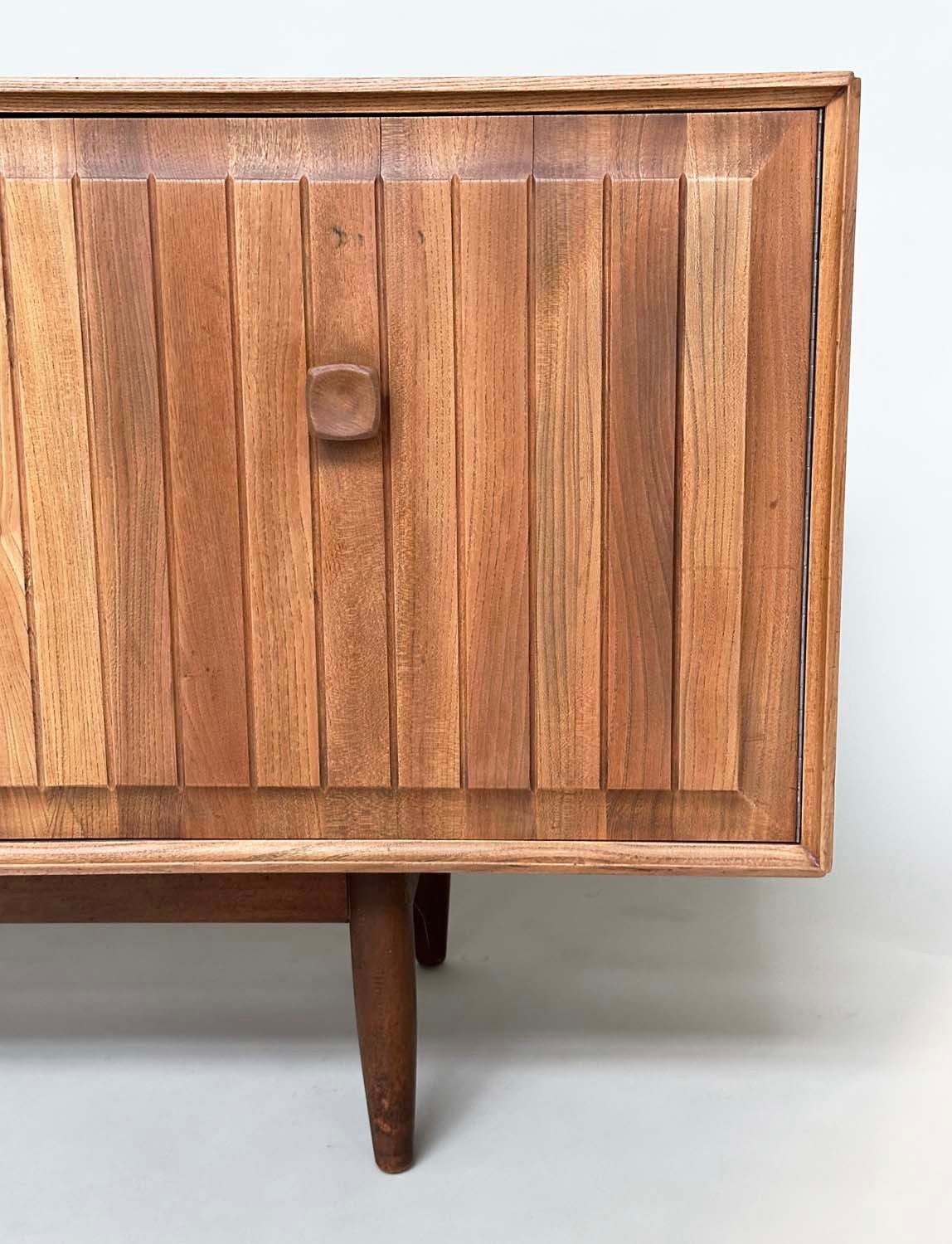 BRISTOW AND TOWNSEND SIDEBOARD, ensign elm with four drawers flanked by cupboards, 178cm W x 46cm - Image 4 of 13