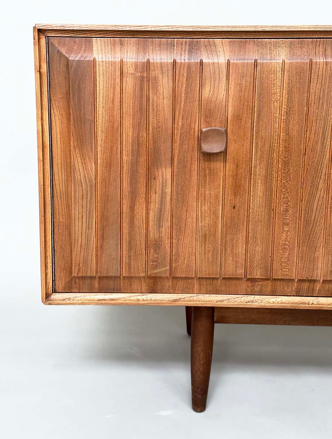 BRISTOW AND TOWNSEND SIDEBOARD, ensign elm with four drawers flanked by cupboards, 178cm W x 46cm - Image 6 of 13