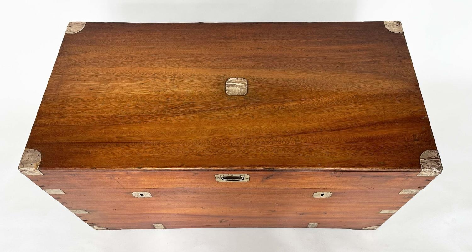 TRUNK, 19th century Chinese export camphorwood and brass bound with rising lid and recessed carrying - Image 6 of 11