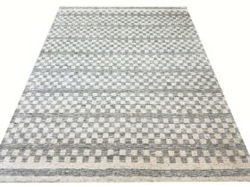 FINE CONTEMPORARY WOOL CARPET, 307cm x 244cm.