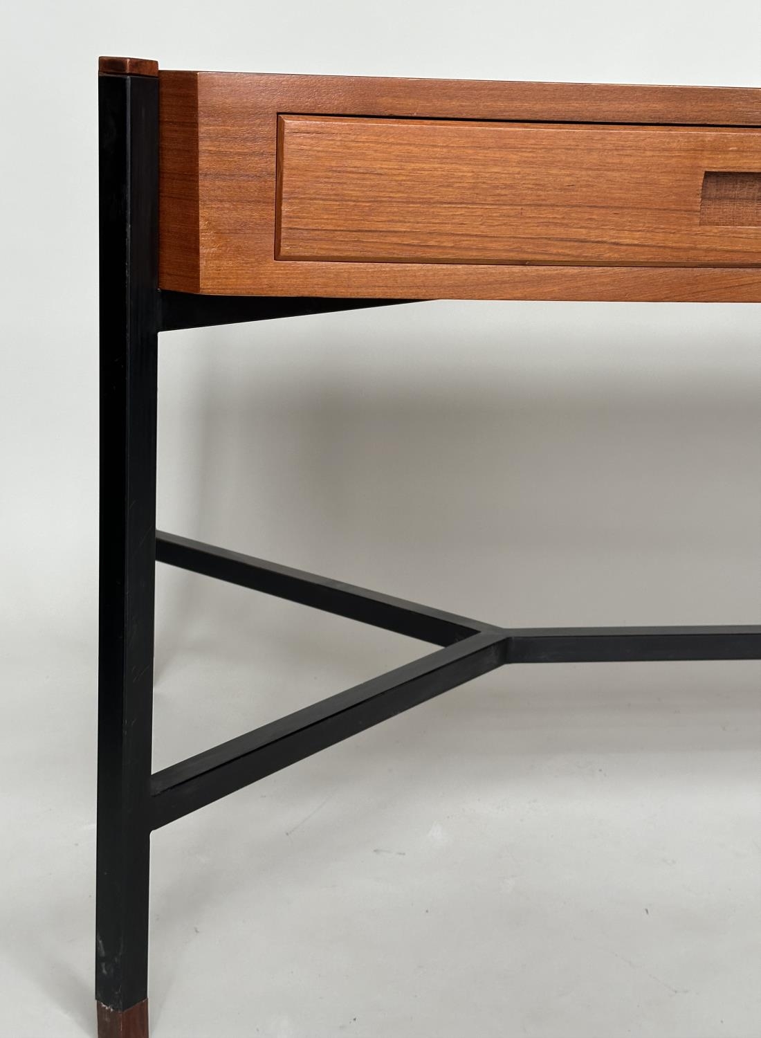 DESK, teak, in the manner of Ico Parisi, with two drawers and stretchered lacquered metal - Image 5 of 9