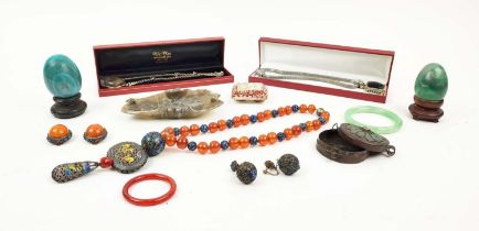 COLLECTION OF JEWELLERY AND CHINESE JADE, including a silver necklace and carved stone pendant, faux