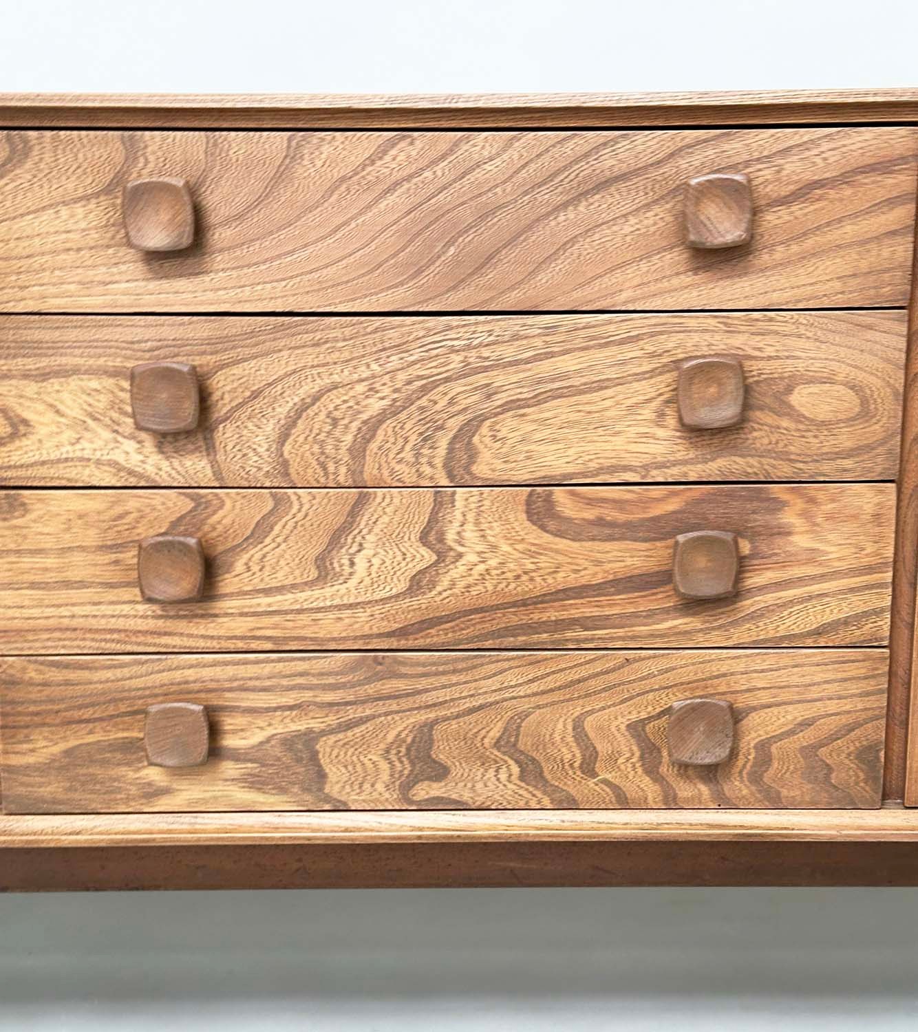 BRISTOW AND TOWNSEND SIDEBOARD, ensign elm with four drawers flanked by cupboards, 178cm W x 46cm - Image 5 of 13