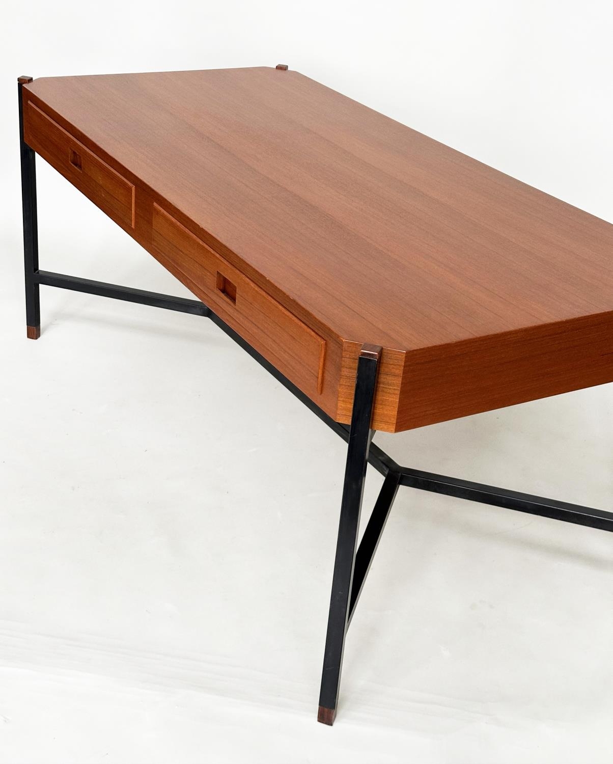 DESK, teak, in the manner of Ico Parisi, with two drawers and stretchered lacquered metal - Image 8 of 9