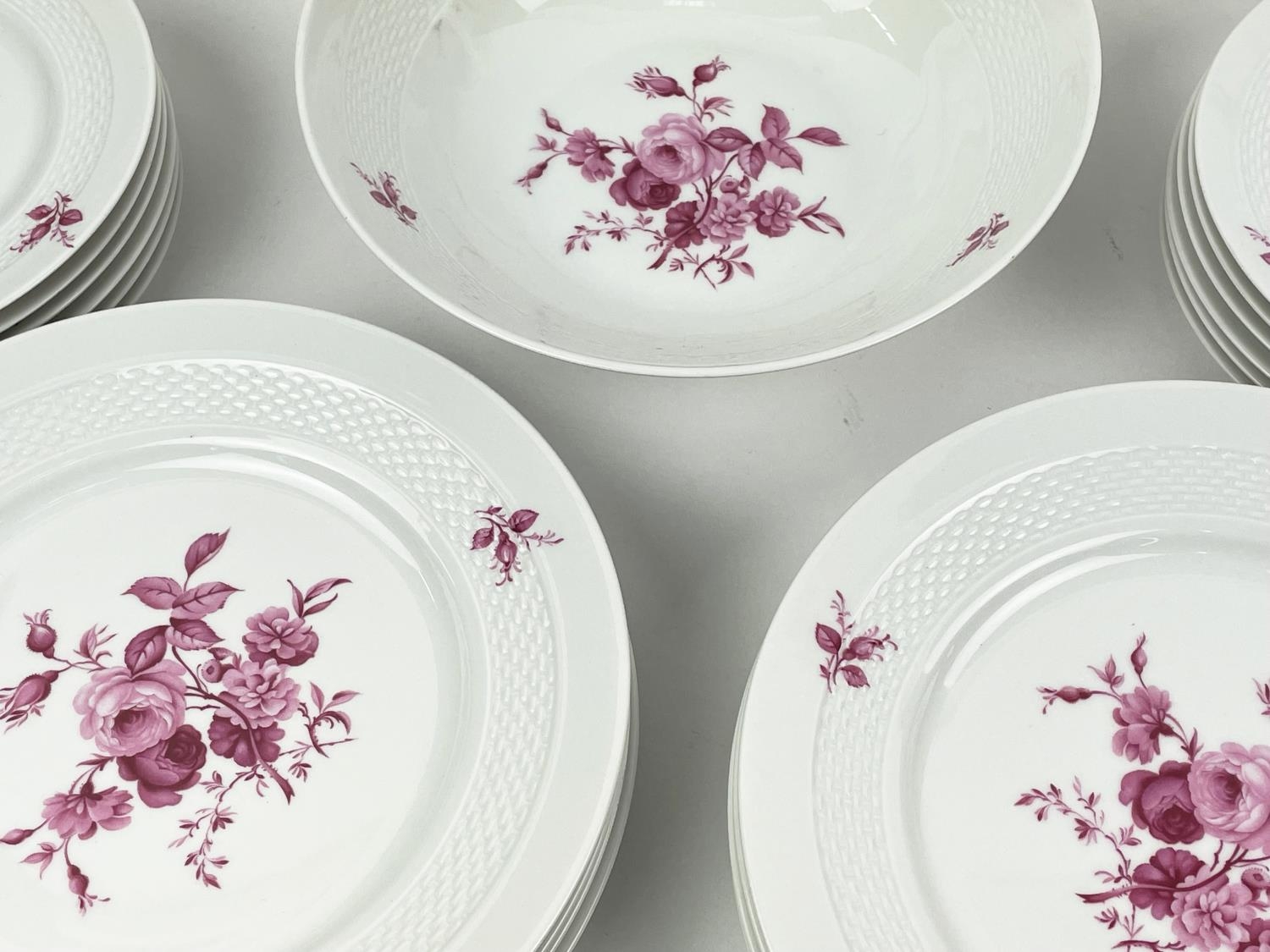 SUPPER SERVICE, European porcelain, Hutschen Reuther with rose pink flowers and sprig sprays, twelve - Image 8 of 10