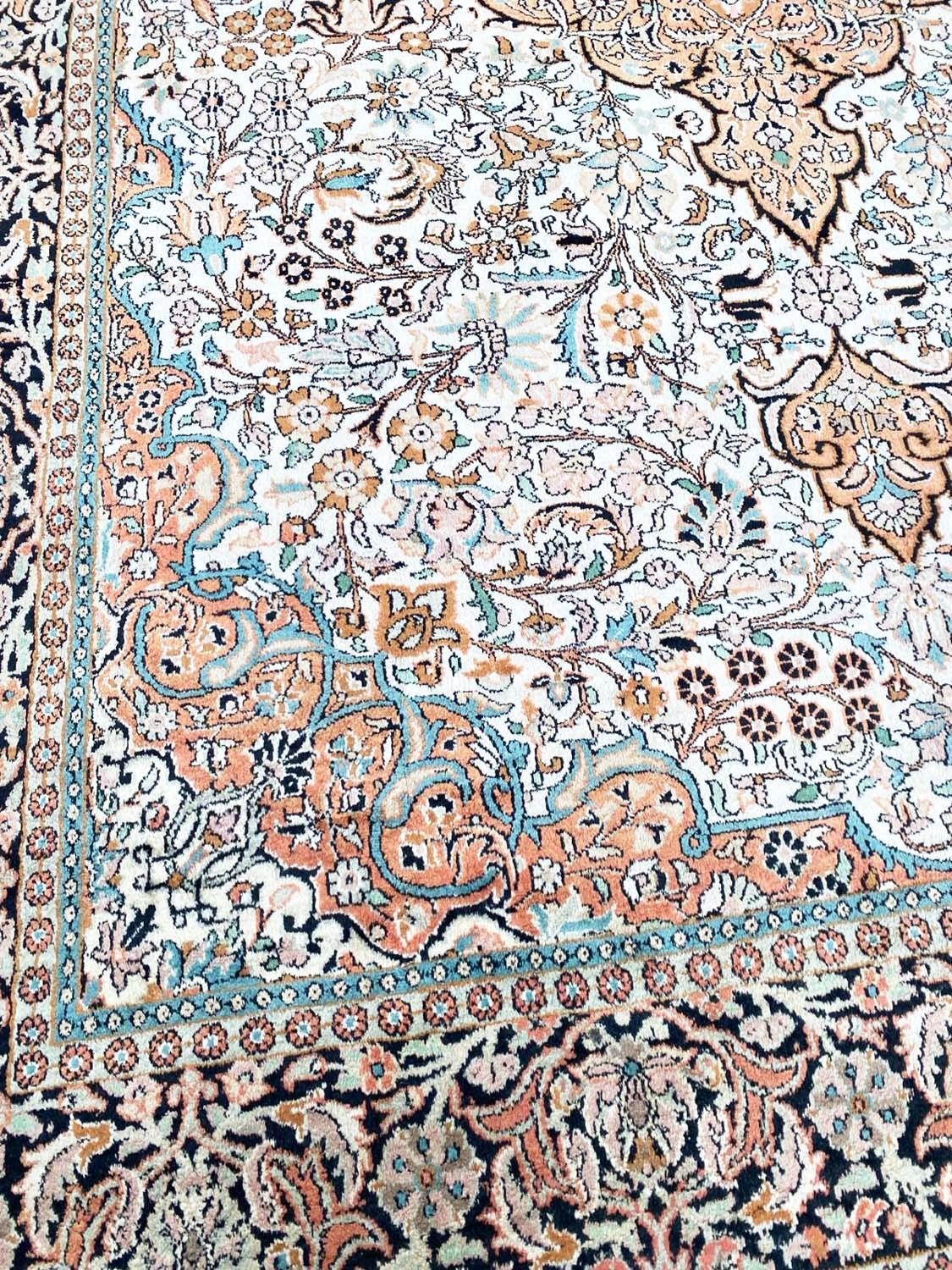 FINE PURE SILK HEREKE DESIGN CARPET, 280cm x 190cm. - Image 2 of 5