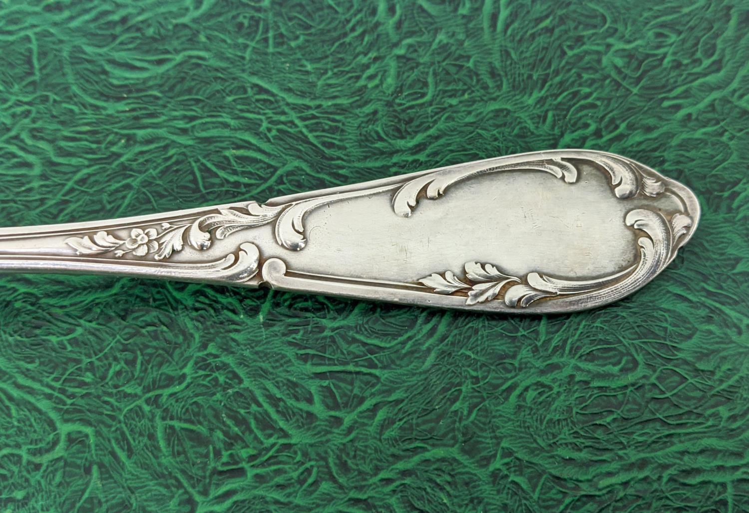 A CANTEEN OF CUTLERY, silver plated, comprising twelve place settings, green case plus carving - Image 8 of 12