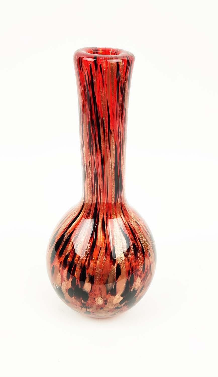 A MURANO STYLE GLASS VASE, of bottle form, red ground with black and gold coloured streaks, 31cm - Image 2 of 6