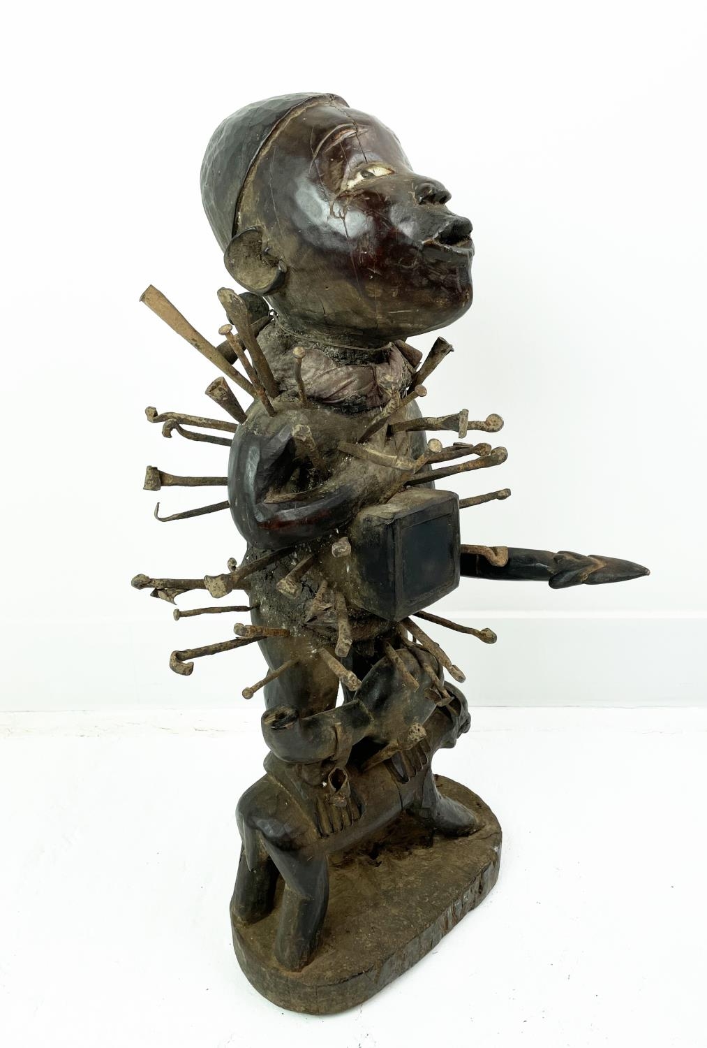 NKISI KONDI FETISH FIGURE (Congo). - Image 5 of 5