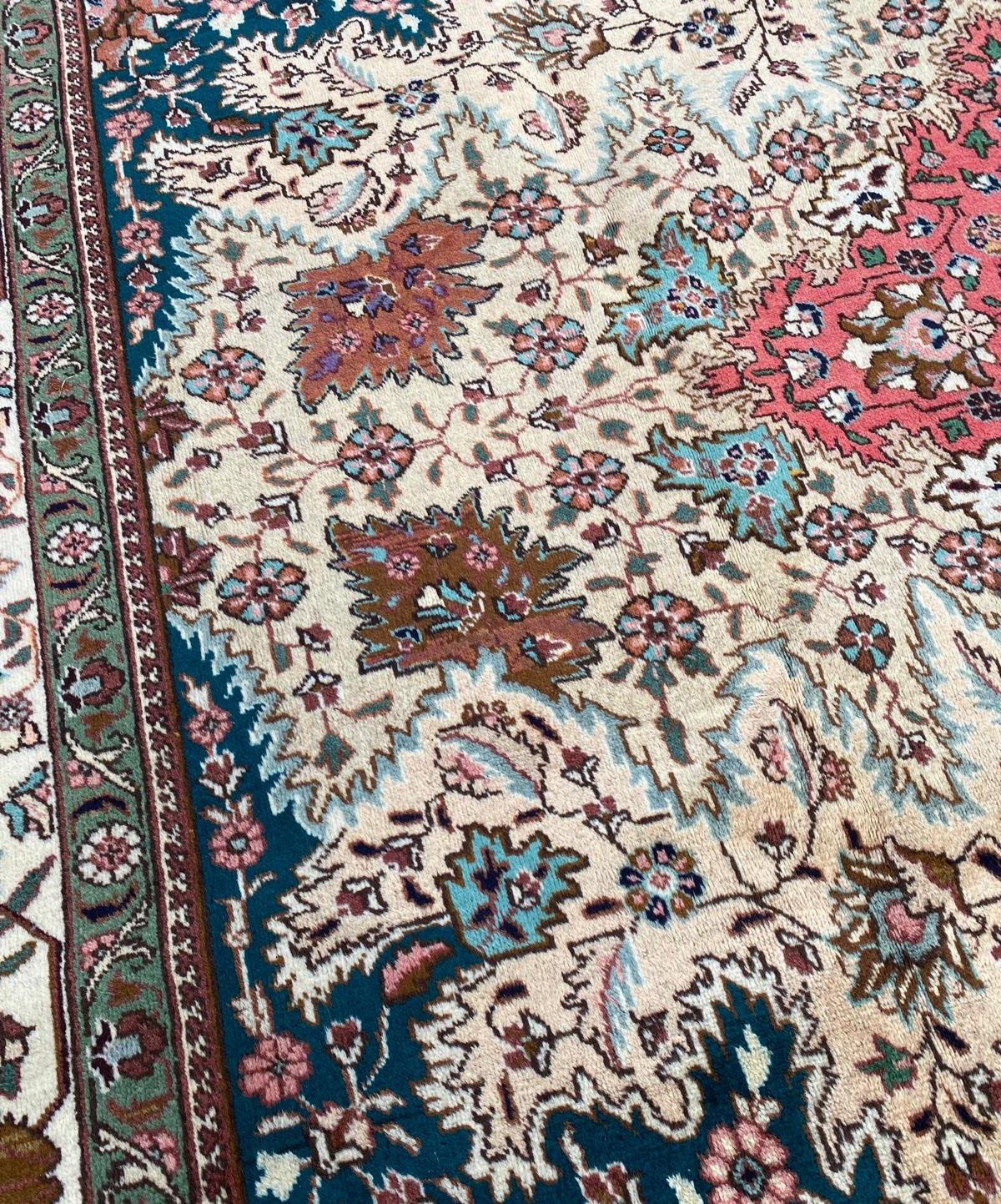 ANTIQUE PERSIAN TABRIZ CARPET, 405cm x 307cm. - Image 3 of 6