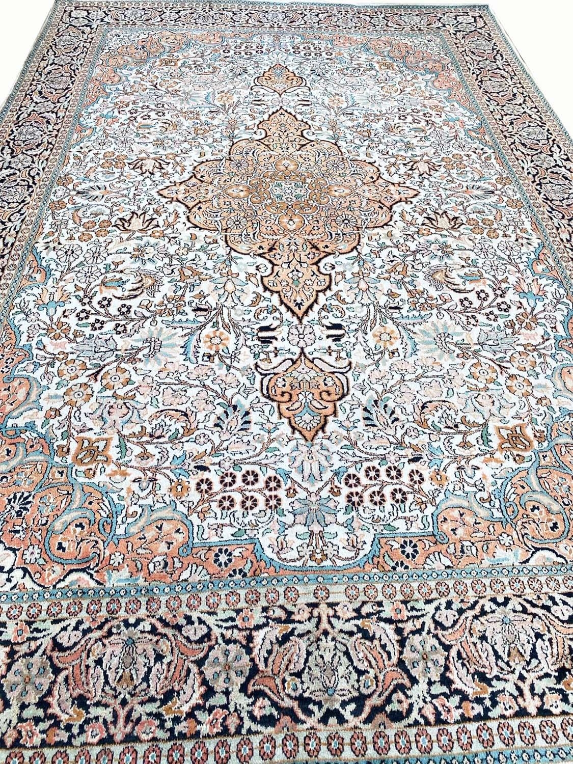 FINE PURE SILK HEREKE DESIGN CARPET, 280cm x 190cm.