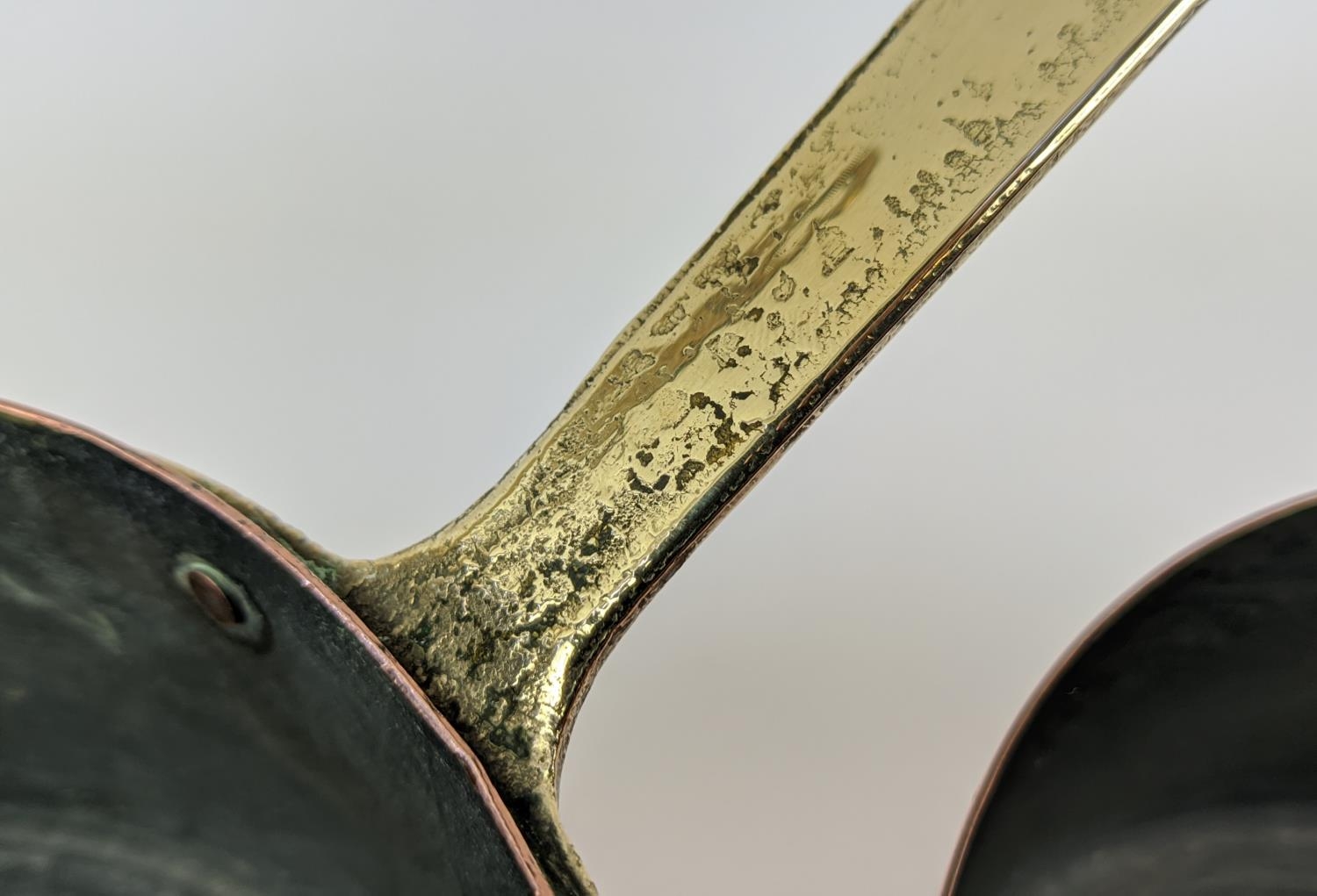 BATTERIE DE CUISINE, a graduated set of twelve, copper pans, with brass handles. (12) - Image 6 of 8