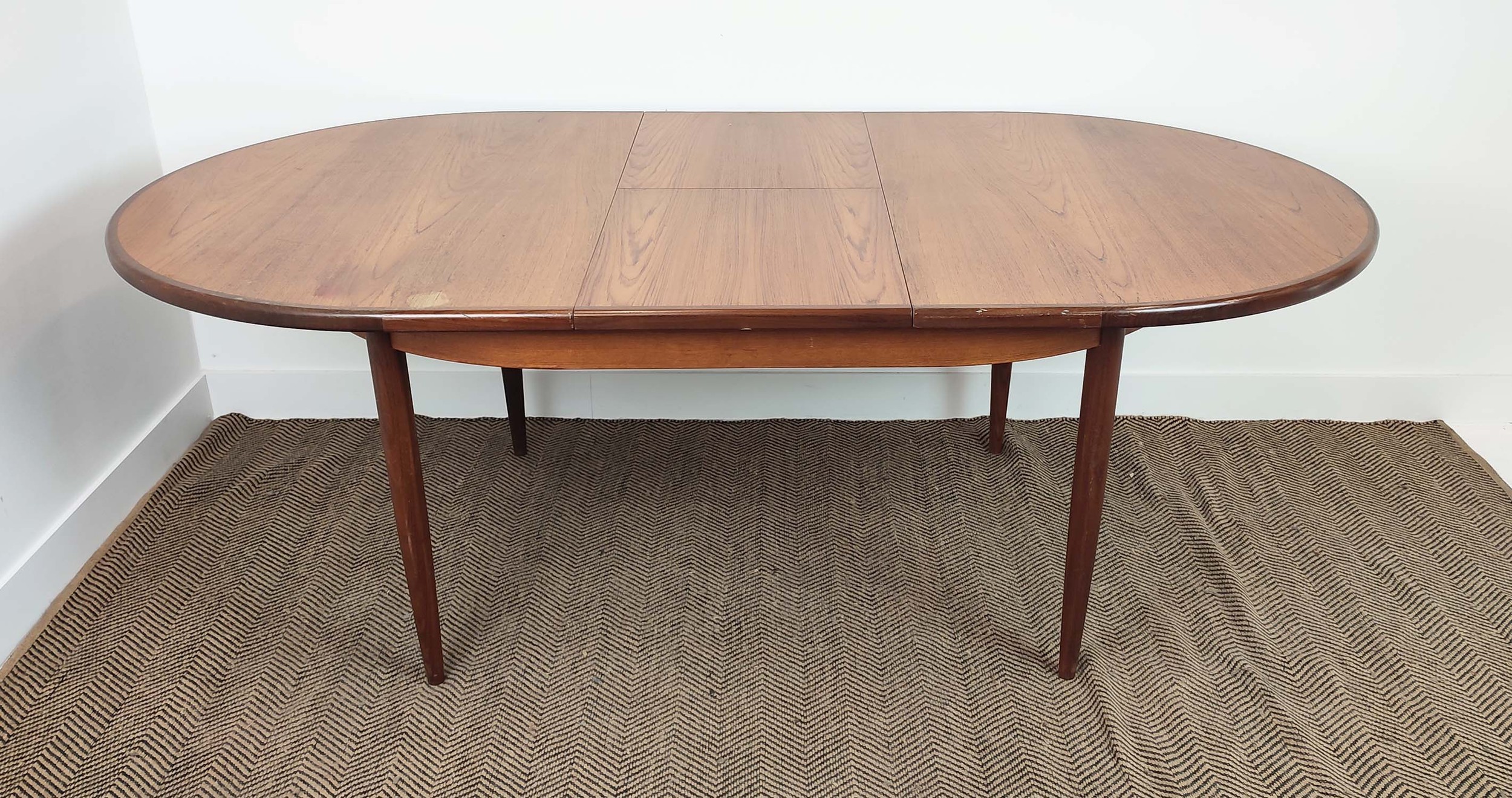 G PLAN DINING TABLE, extendable design, 209cm x 11cm x 73cm at largest.