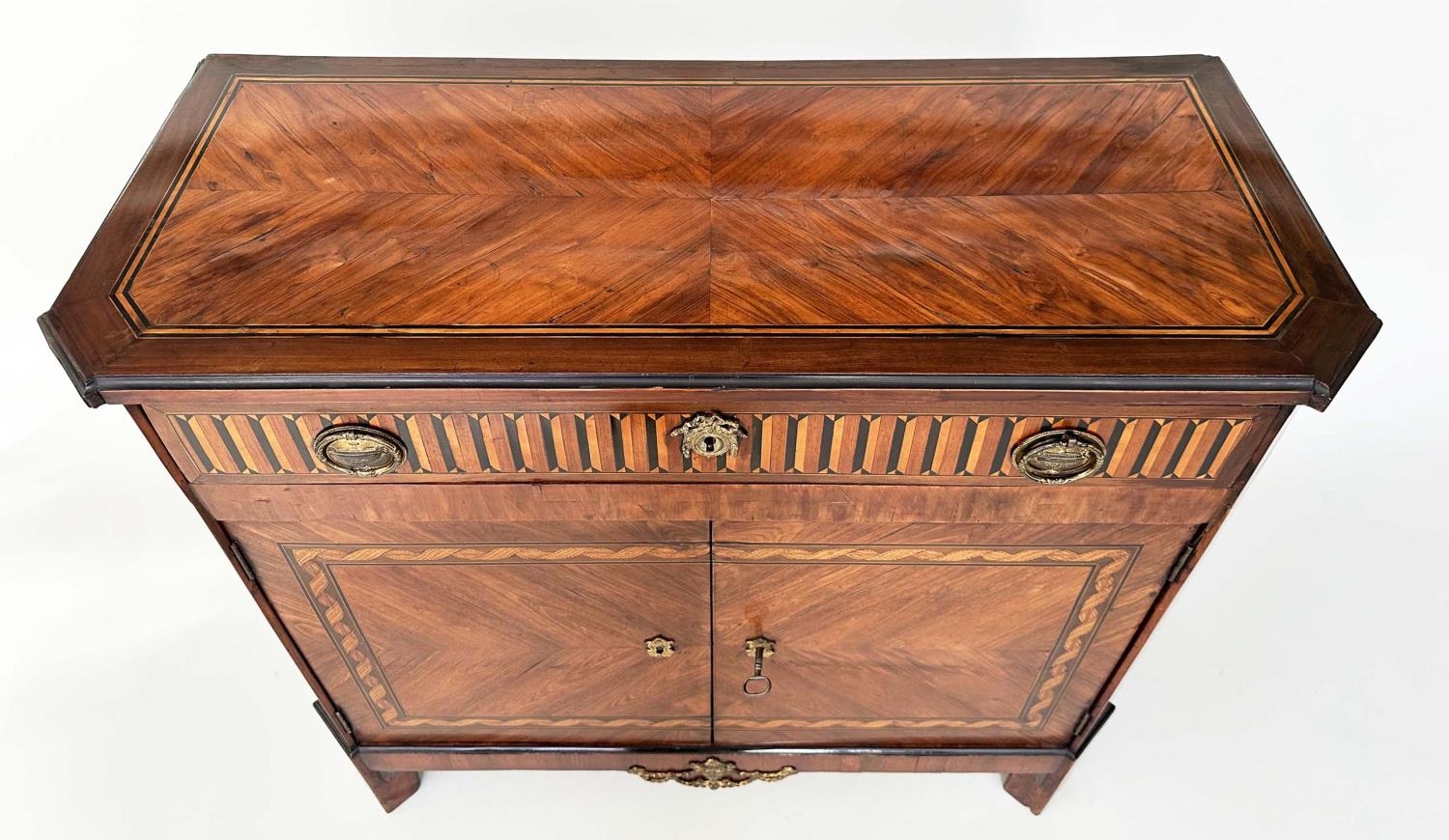 DUTCH SIDE CABINET, early 19th century kingwood with ebony and satinwood parquetry inlay and gilt - Bild 13 aus 20