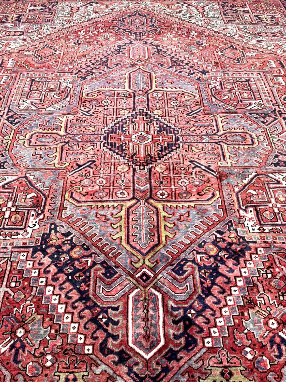 PERSIAN HERIZ BAKSHAISH CARPET, 400cm x 290cm. - Image 2 of 6