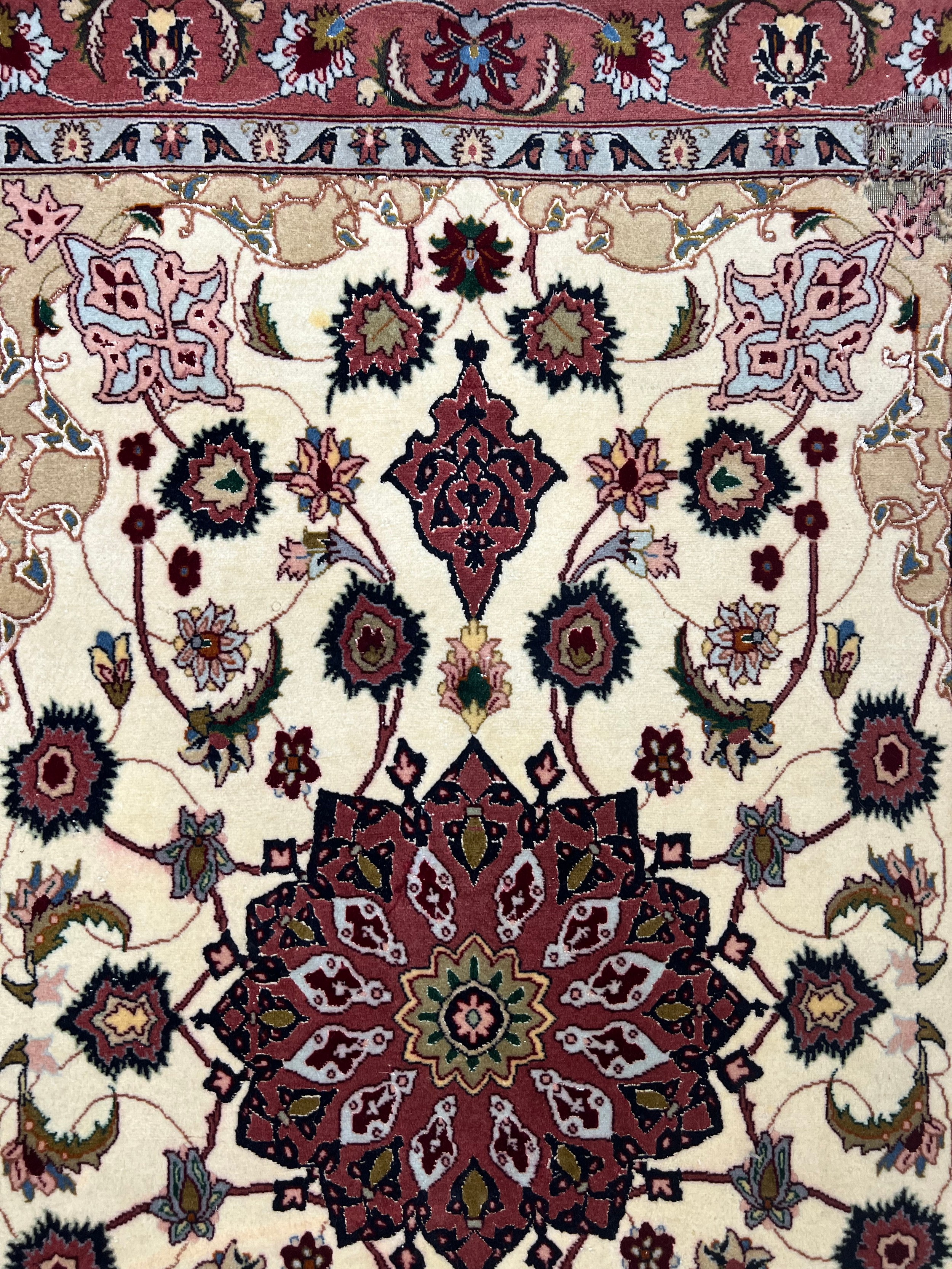 TABRIZ RUG, 152cm x 102cm, silk and wool. - Image 3 of 4