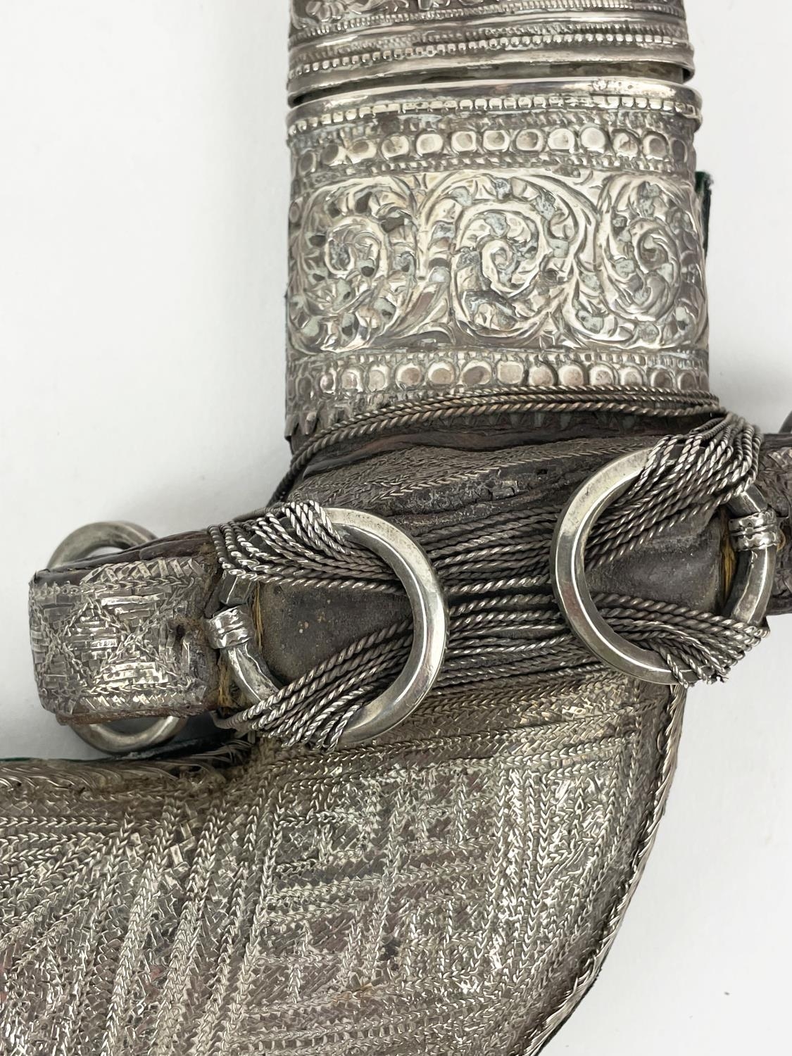 OMANI KHANJAR DAGGERS, two 19th century silver thread and a Syrian Jambiya, Jambiya 35cm H. (3) - Image 6 of 10