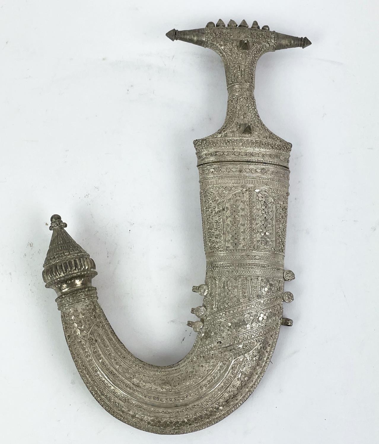 OMANI KHANJAR DAGGERS, two 19th century silver thread and a Syrian Jambiya, Jambiya 35cm H. (3) - Image 9 of 10