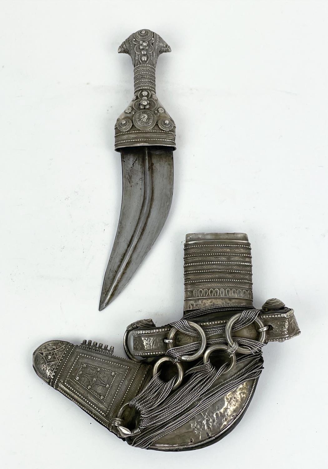 OMANI KHANJAR DAGGERS, two 19th century silver thread and a Syrian Jambiya, Jambiya 35cm H. (3) - Image 8 of 10
