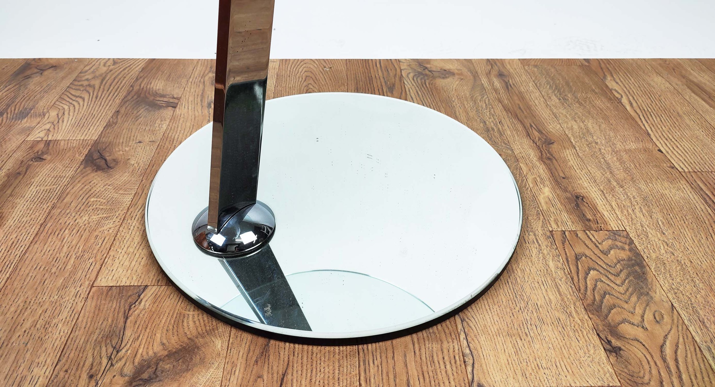 SIDE TABLE, contemporary design, mirrored base, glass top, 60cm diam x 55cm H. - Bild 4 aus 6