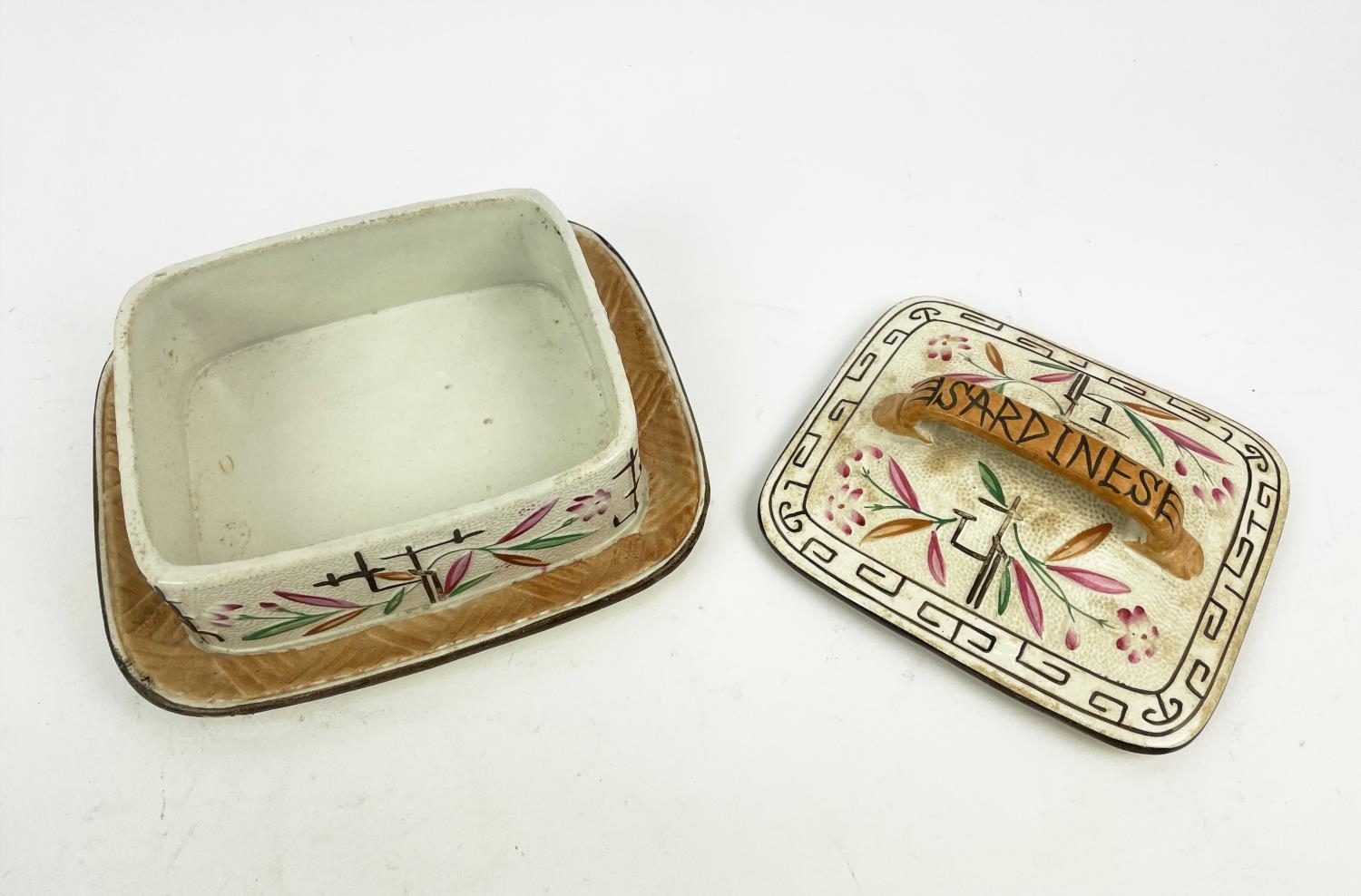 SARDINE DISHES, a collection of fourteen, various designs and patterns. (14) - Bild 12 aus 45