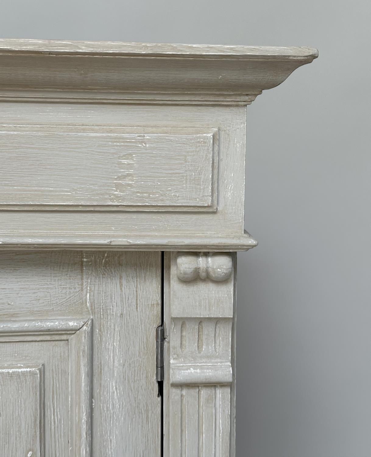 ARMOIRE, 19th century style French traditionally grey painted with two panelled doors enclosing - Bild 4 aus 16