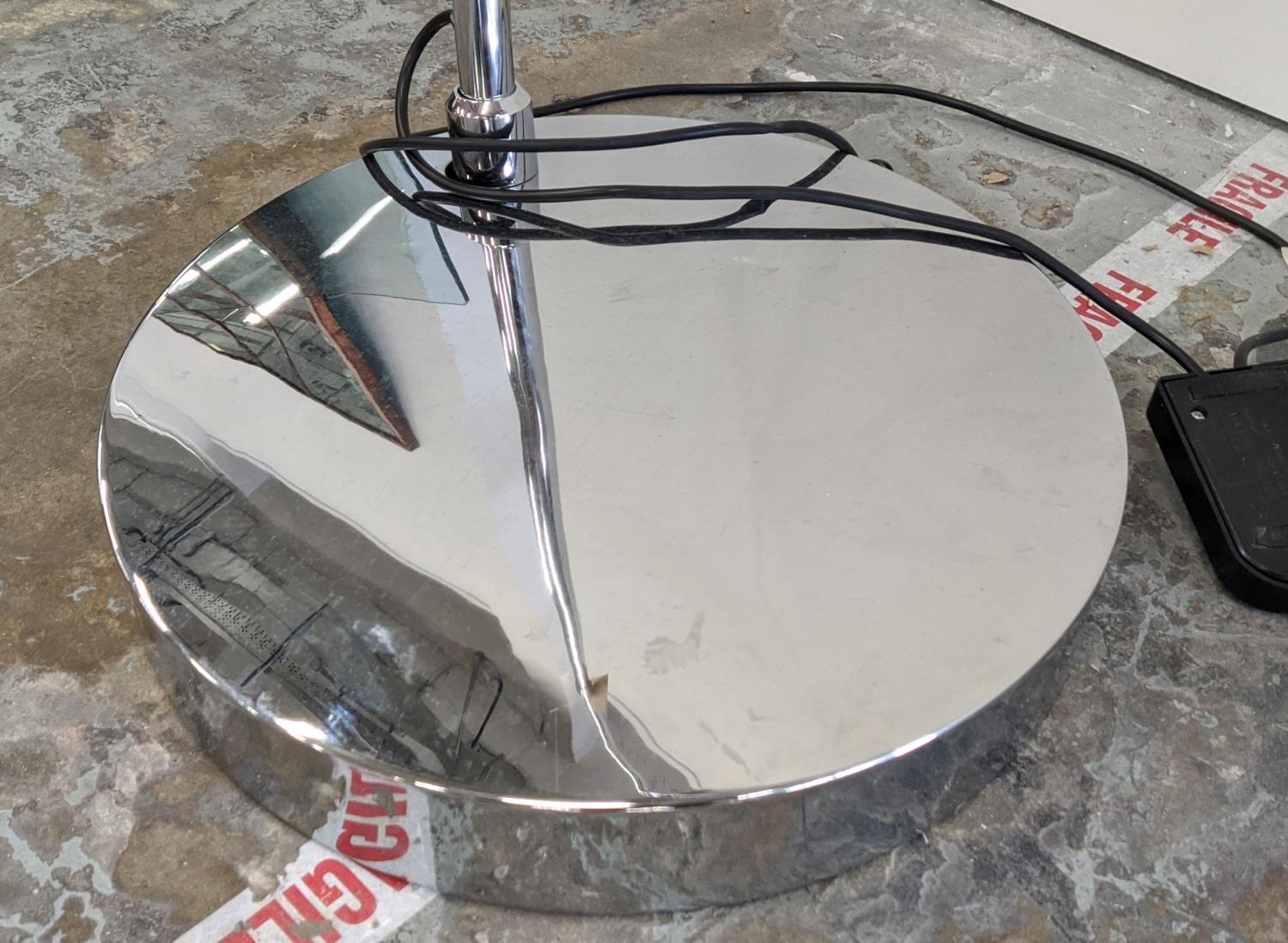 ESTILUZ IRIS FLOOR LAMP, polished metal with shade. - Image 6 of 7