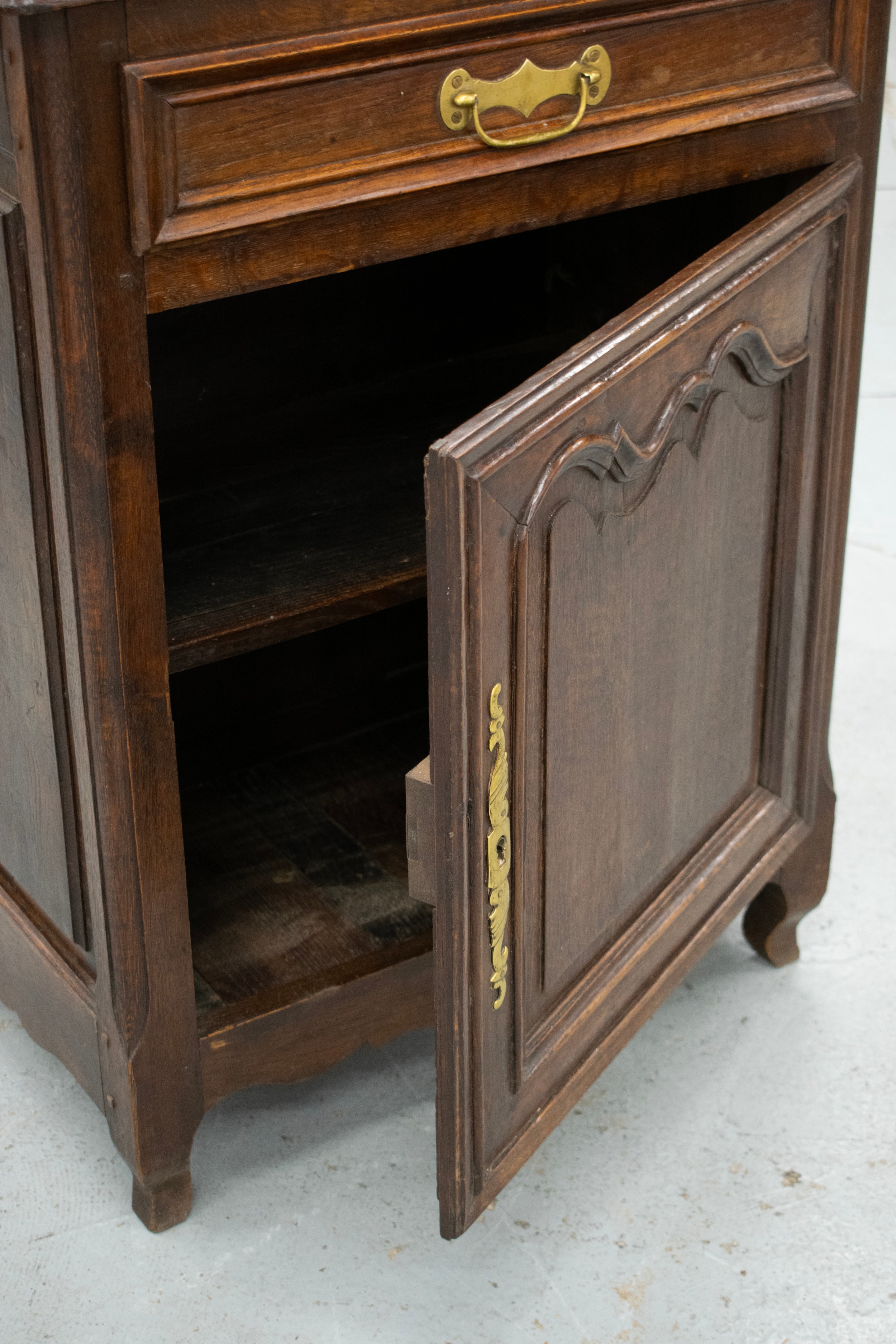 SIDE CABINET, early 19th century French oak with single drawer and door, 88cm H x 66cm W x 42cm D. - Bild 3 aus 5