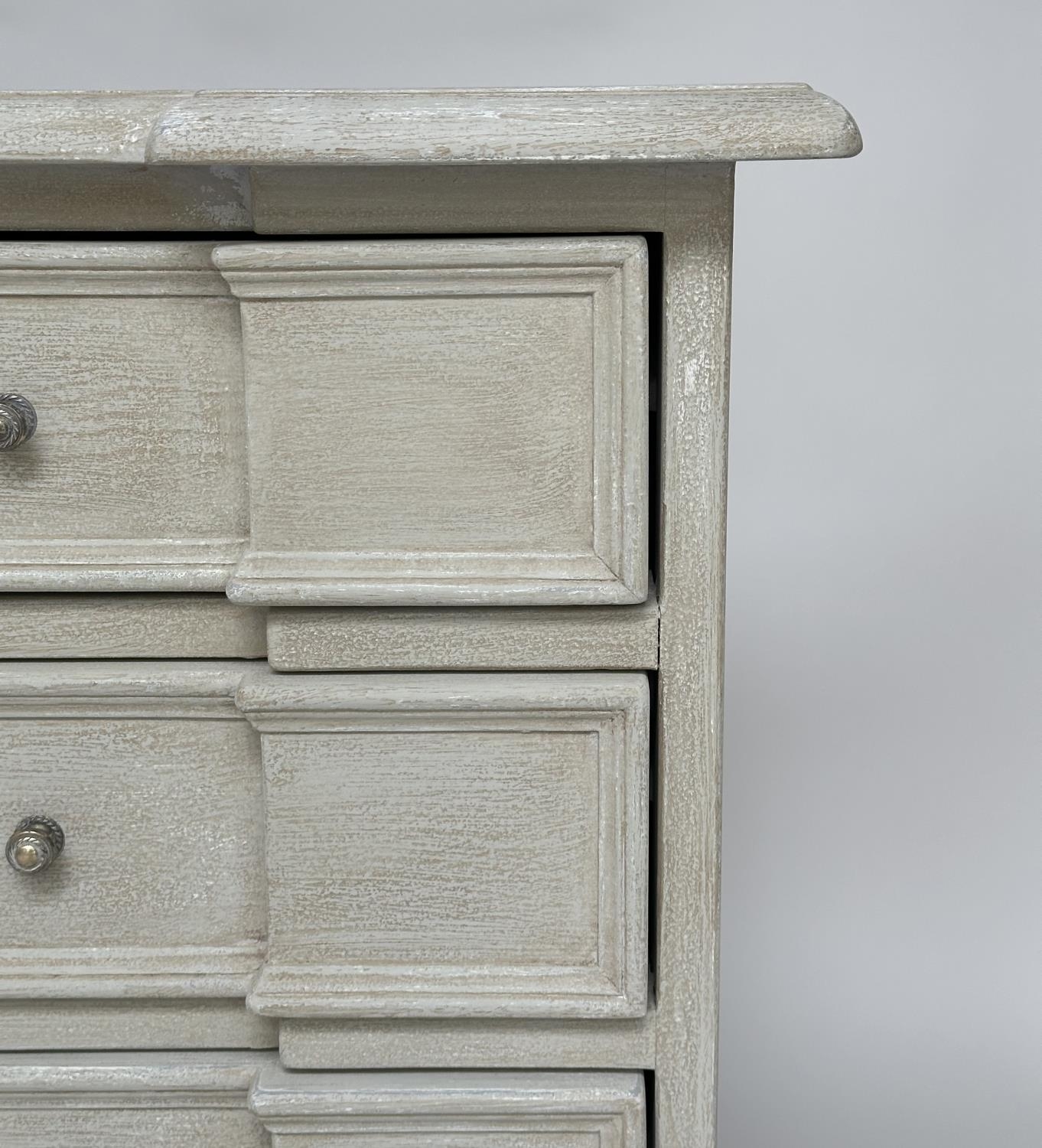 COMMODE, early Italian style traditionally grey painted with four long drawers, 92cm W x 47cm D x - Bild 3 aus 14
