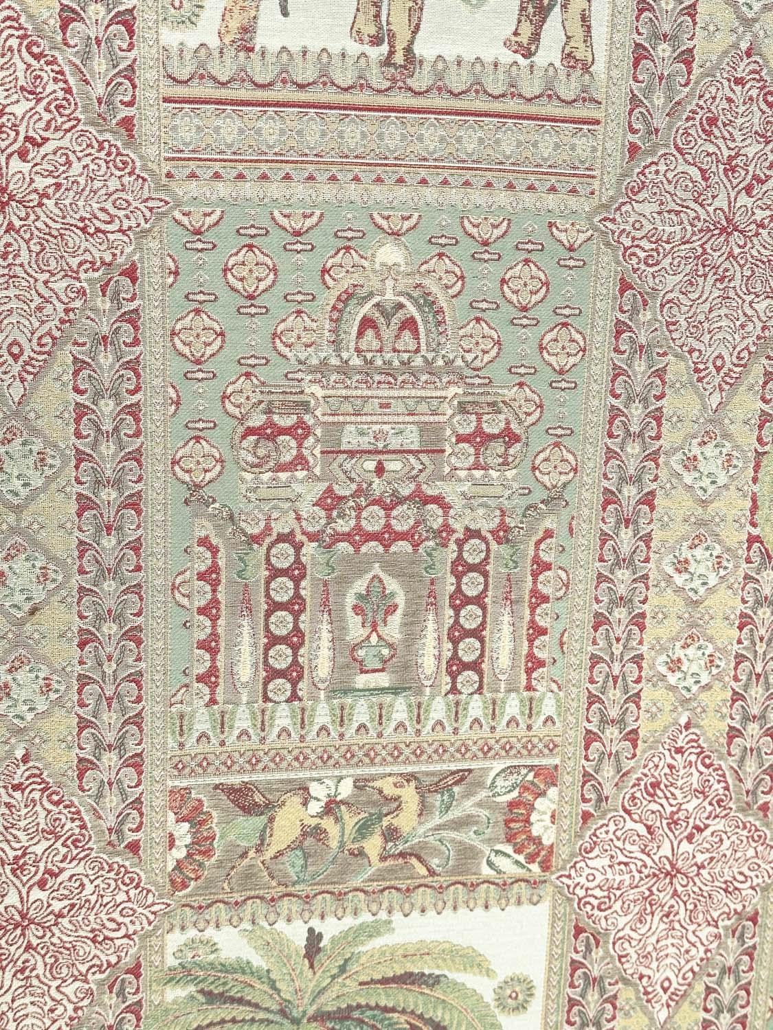 SCREEN, three fold arched 'Raj' fabric, upholstered with elephants and palm trees and brass studded, - Bild 18 aus 38