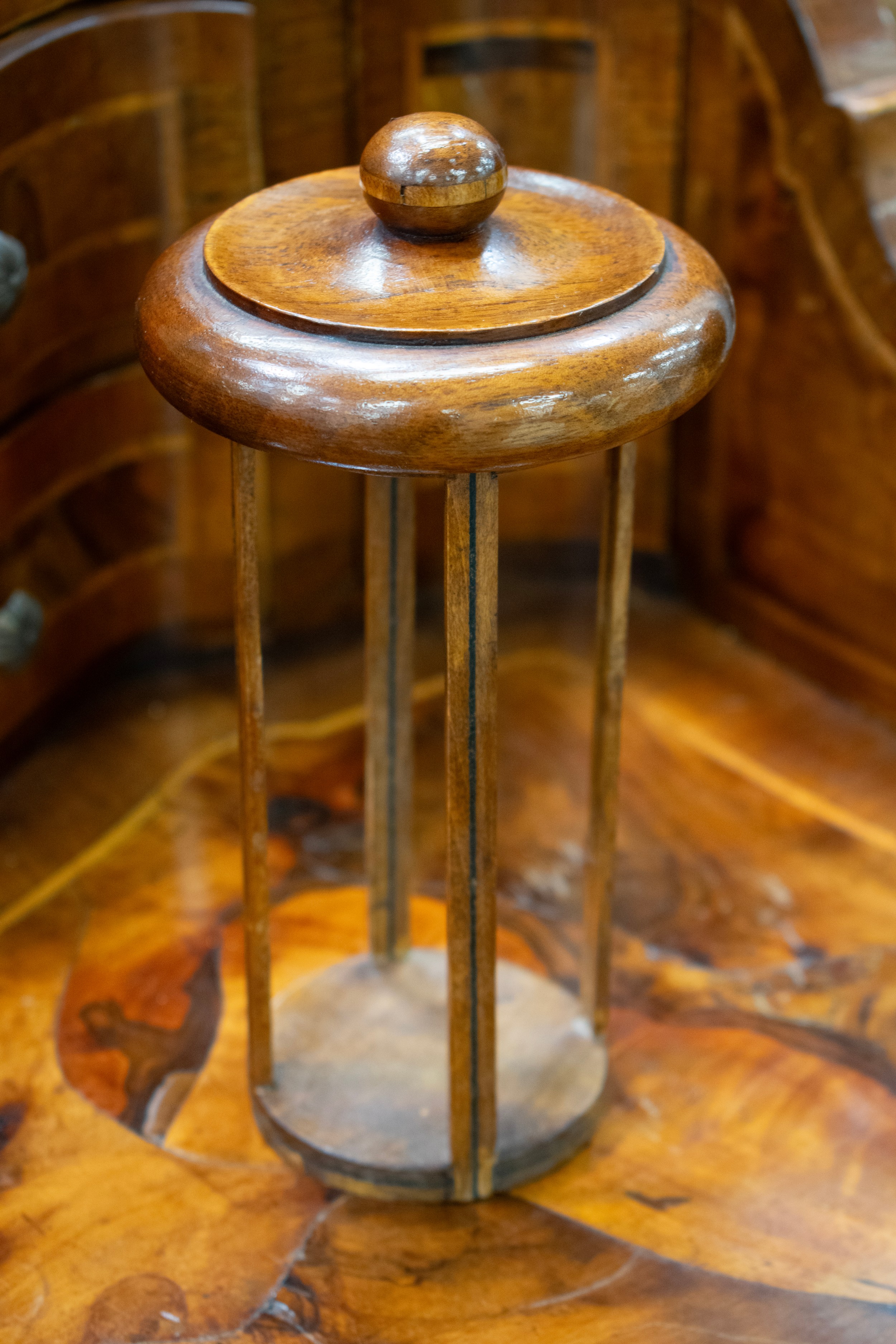 DESK, 18th century style Italian olivewood containing eight drawers, two doors and paper holders, - Bild 21 aus 22