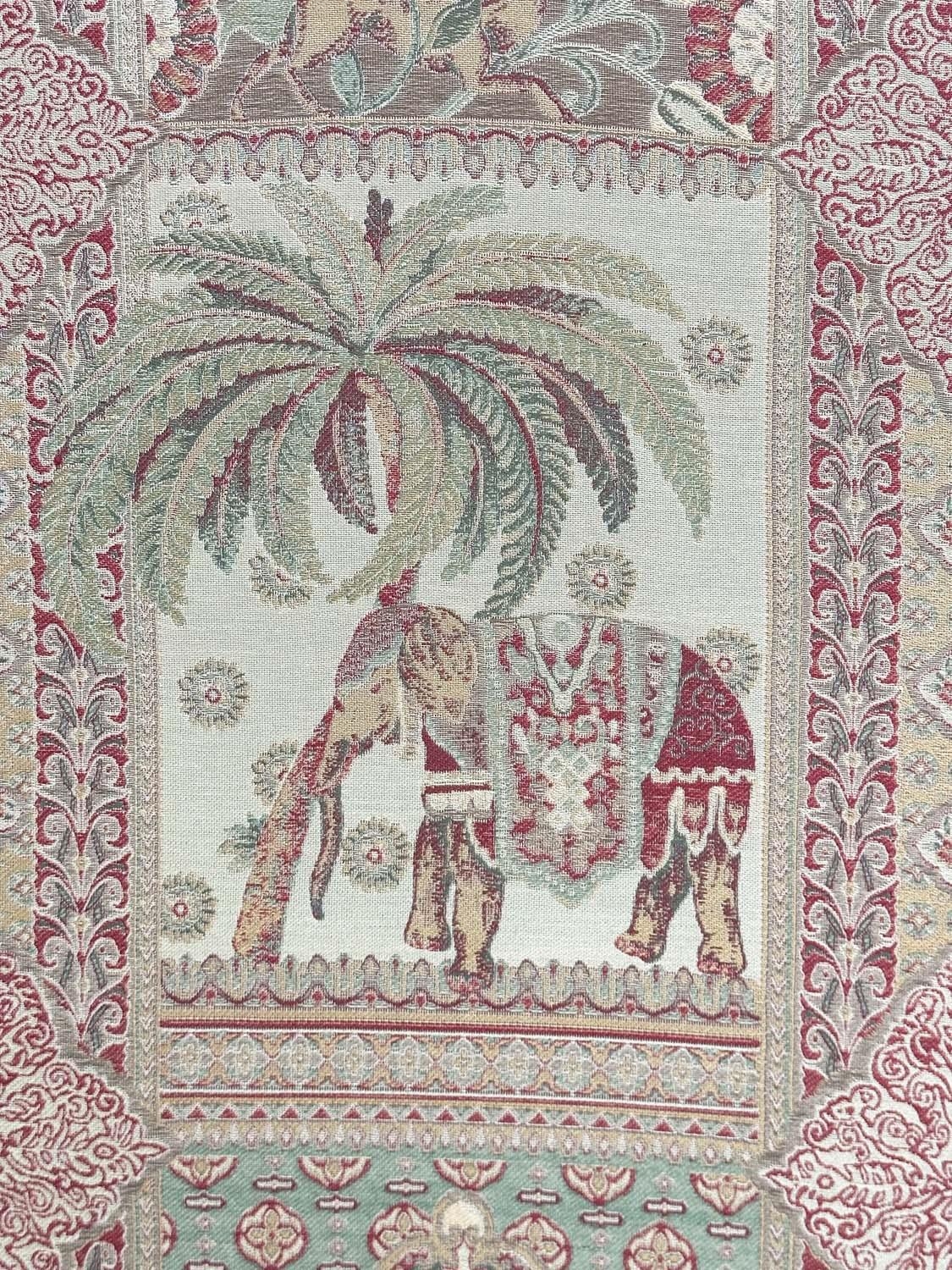 SCREEN, three fold arched 'Raj' fabric, upholstered with elephants and palm trees and brass studded, - Bild 6 aus 38