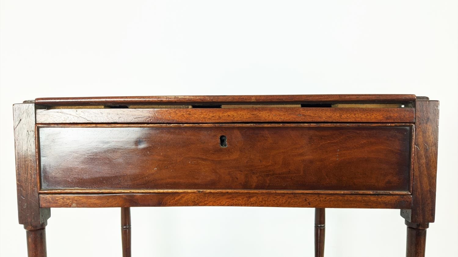 WHATNOT, Regency mahogany with three drawers, 39cm D x 45cm W x 135cm H. - Bild 3 aus 12