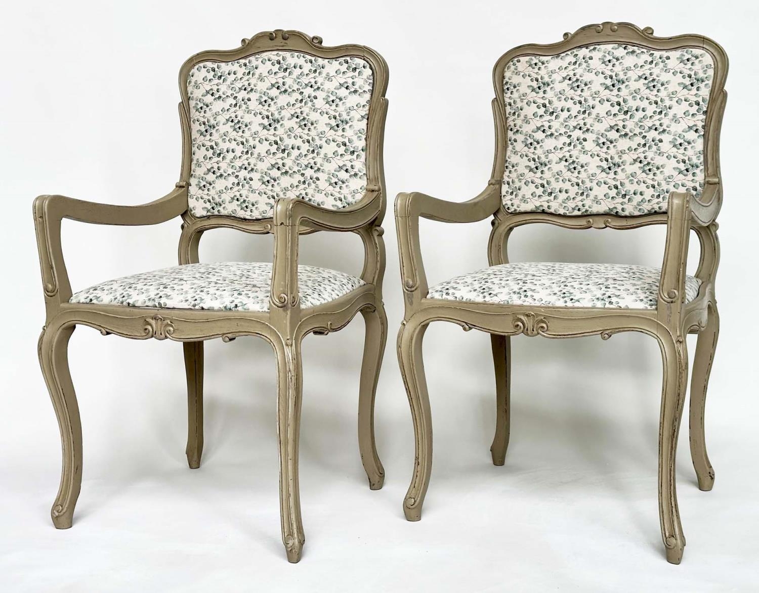 FAUTEUILS, a pair, French Louis XV style grey painted with eucalyptus print linen upholstery, 99cm H - Bild 2 aus 7