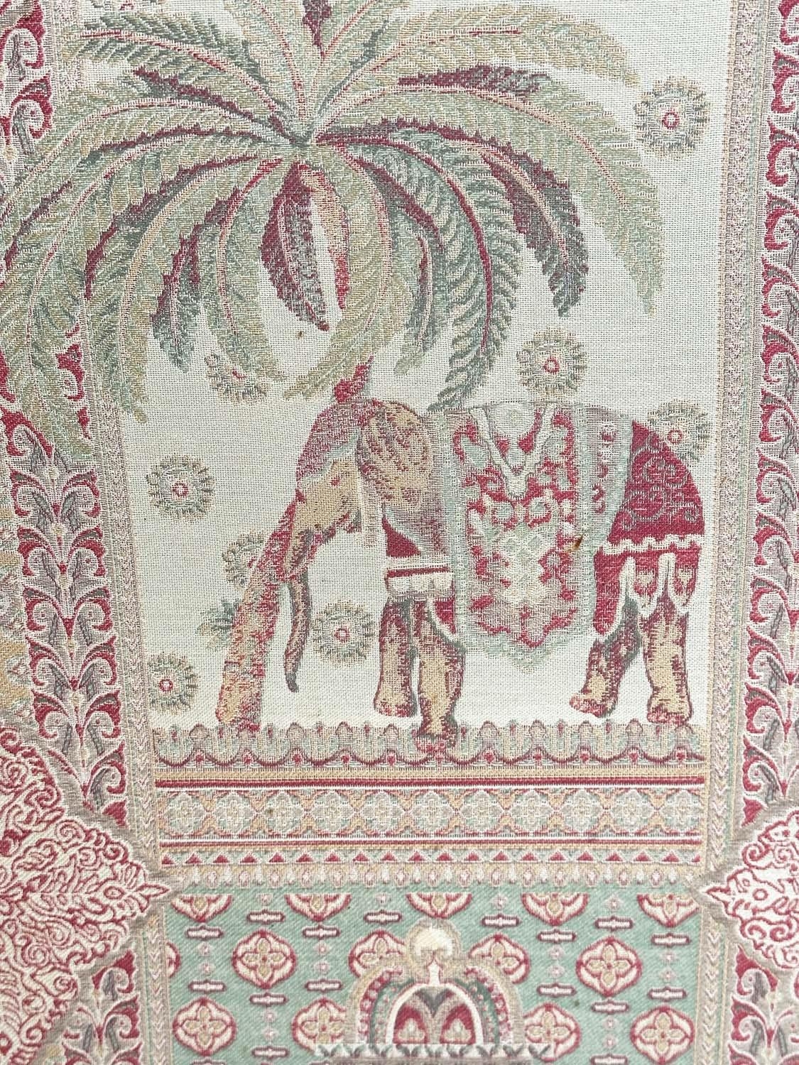 SCREEN, three fold arched 'Raj' fabric, upholstered with elephants and palm trees and brass studded, - Bild 14 aus 38