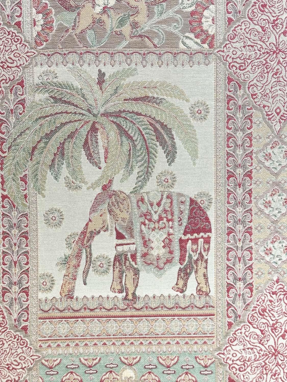 SCREEN, three fold arched 'Raj' fabric, upholstered with elephants and palm trees and brass studded, - Bild 9 aus 38