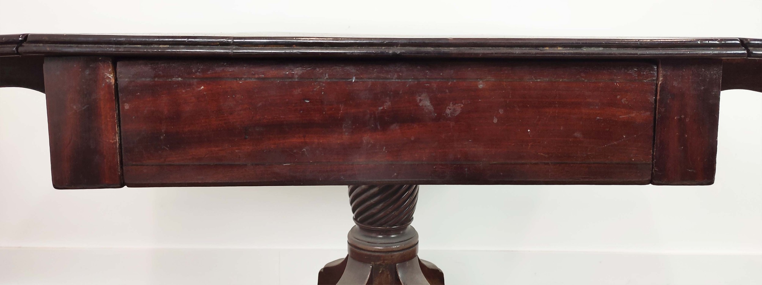 PEDESTAL PEMBROKE TABLE, Regency mahogany with a pair of drop leaves and drawer on reeded quadraform - Image 16 of 18