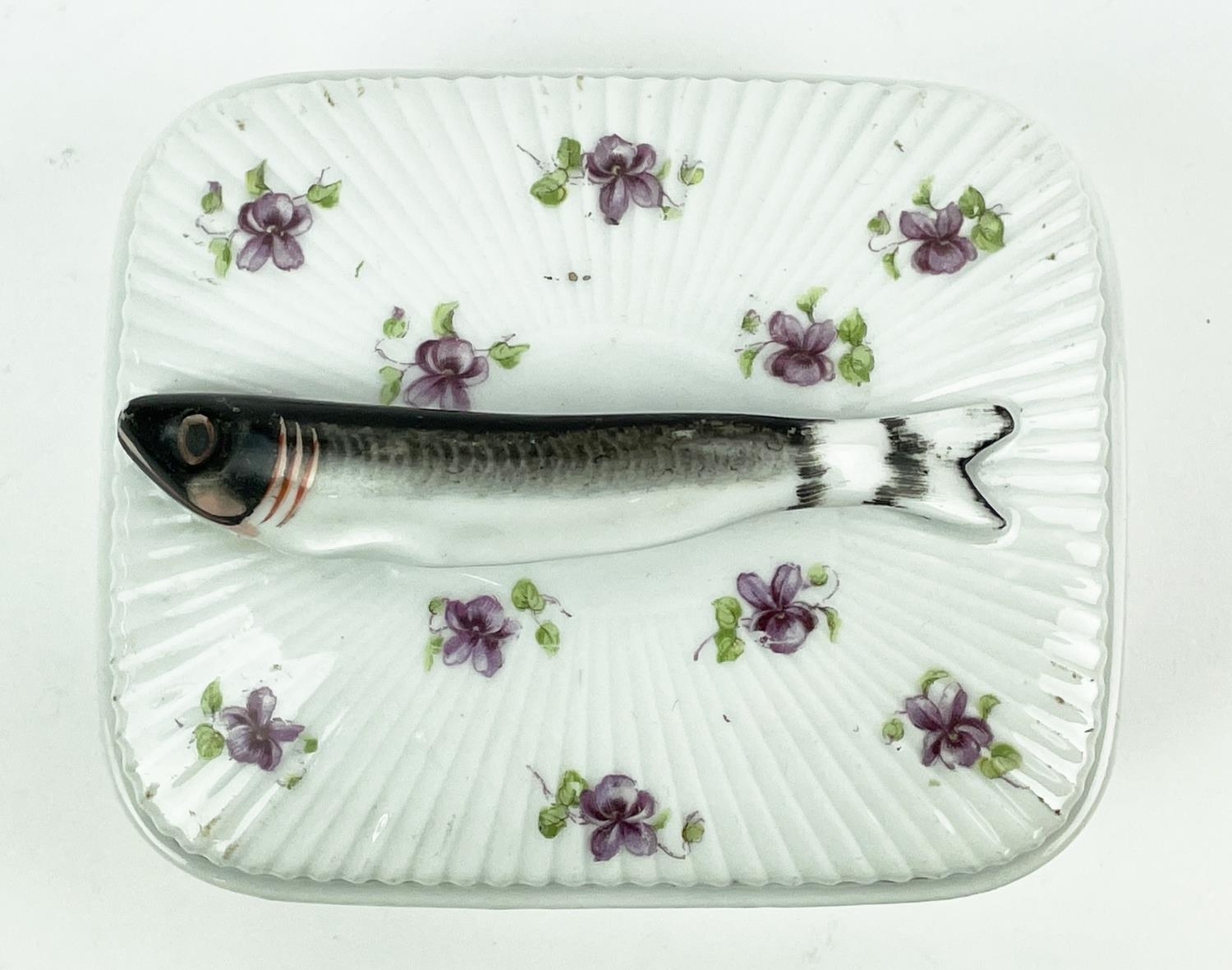 SARDINE DISHES, a collection of fifteen, various designs and patterns. (15) - Image 13 of 20