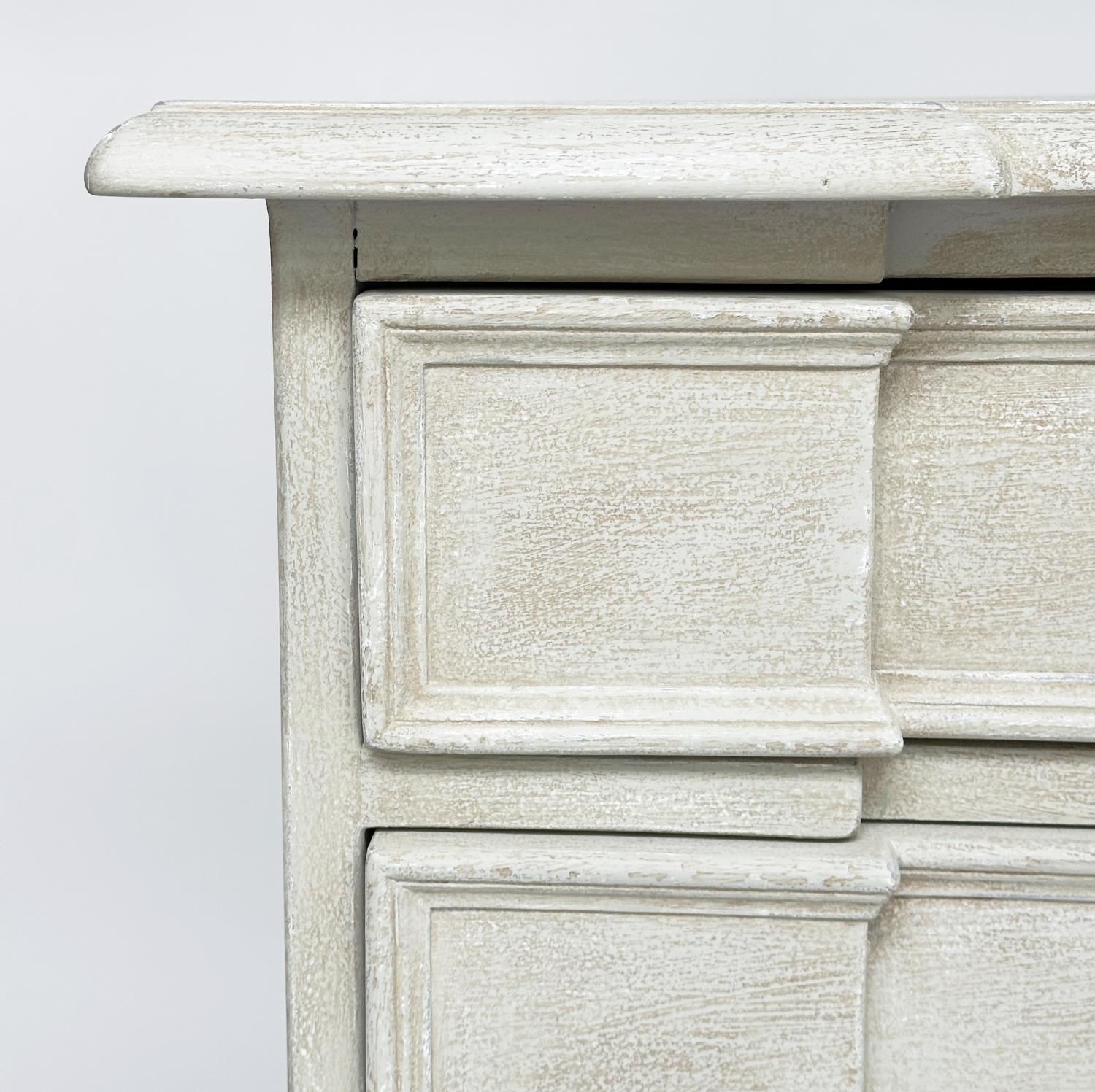 COMMODE, early Italian style traditionally grey painted with four long drawers, 92cm W x 47cm D x - Bild 10 aus 14