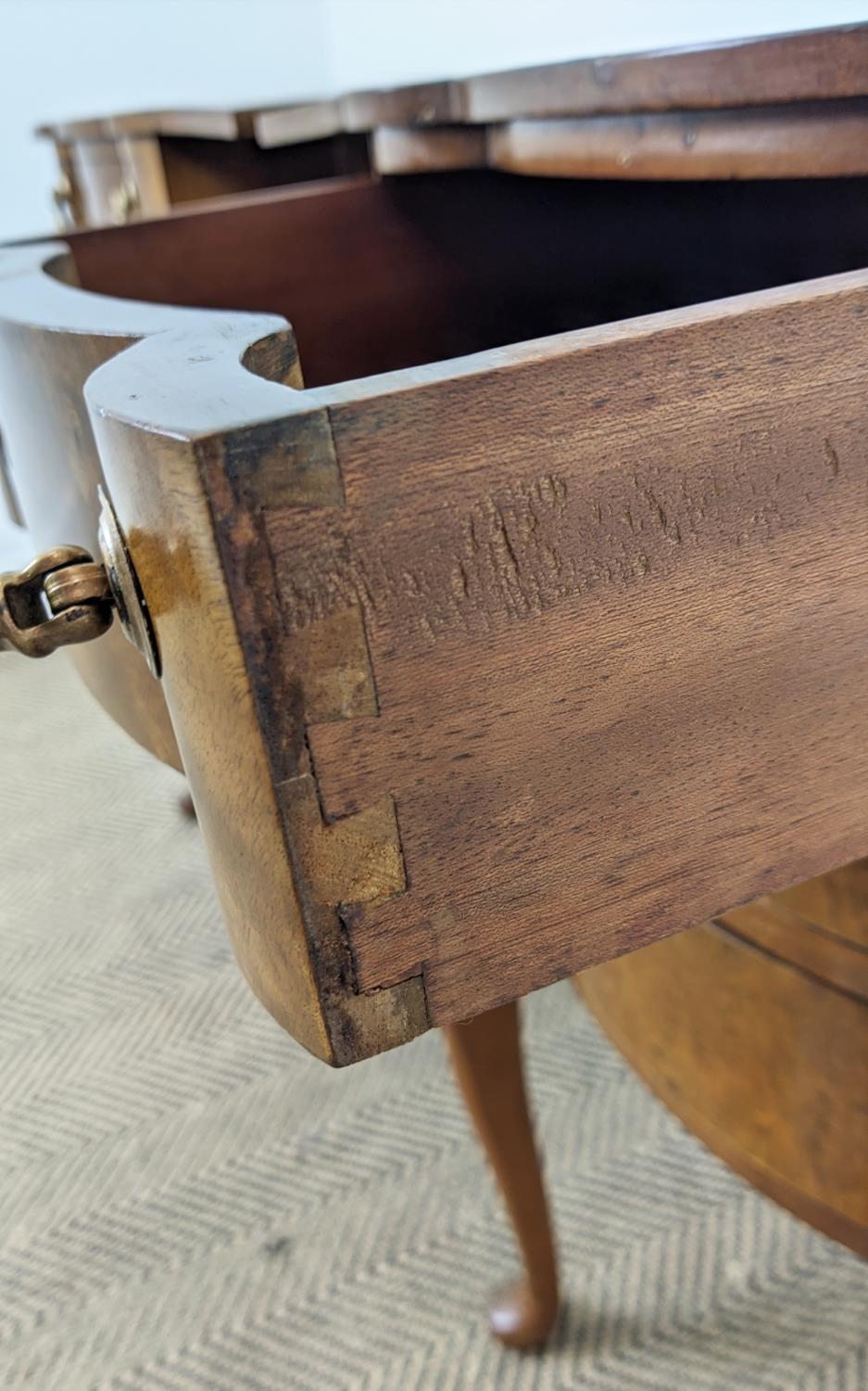 BEDSIDE CHESTS, a pair, Georgian style burr walnut, each with drop flap top above three drawers, - Bild 16 aus 20