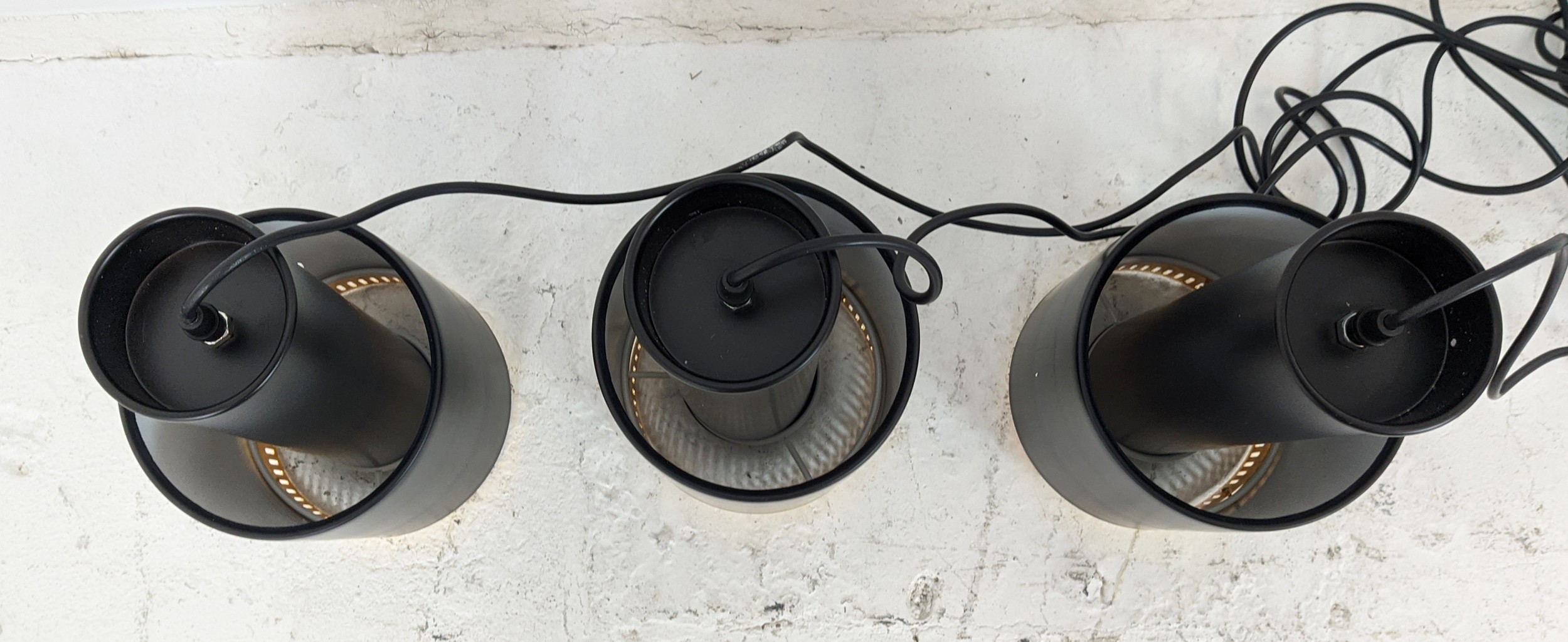 PENDANT LIGHTS, a set of three, 1970s Italian style, black painted metal with gilt detail, 45.5cm - Bild 4 aus 6