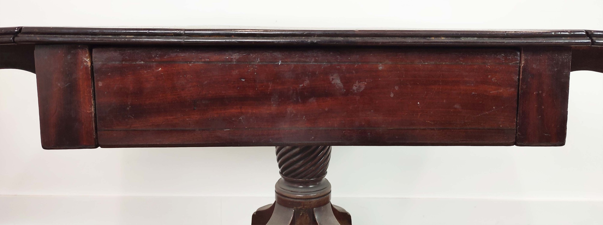 PEDESTAL PEMBROKE TABLE, Regency mahogany with a pair of drop leaves and drawer on reeded quadraform - Image 15 of 18