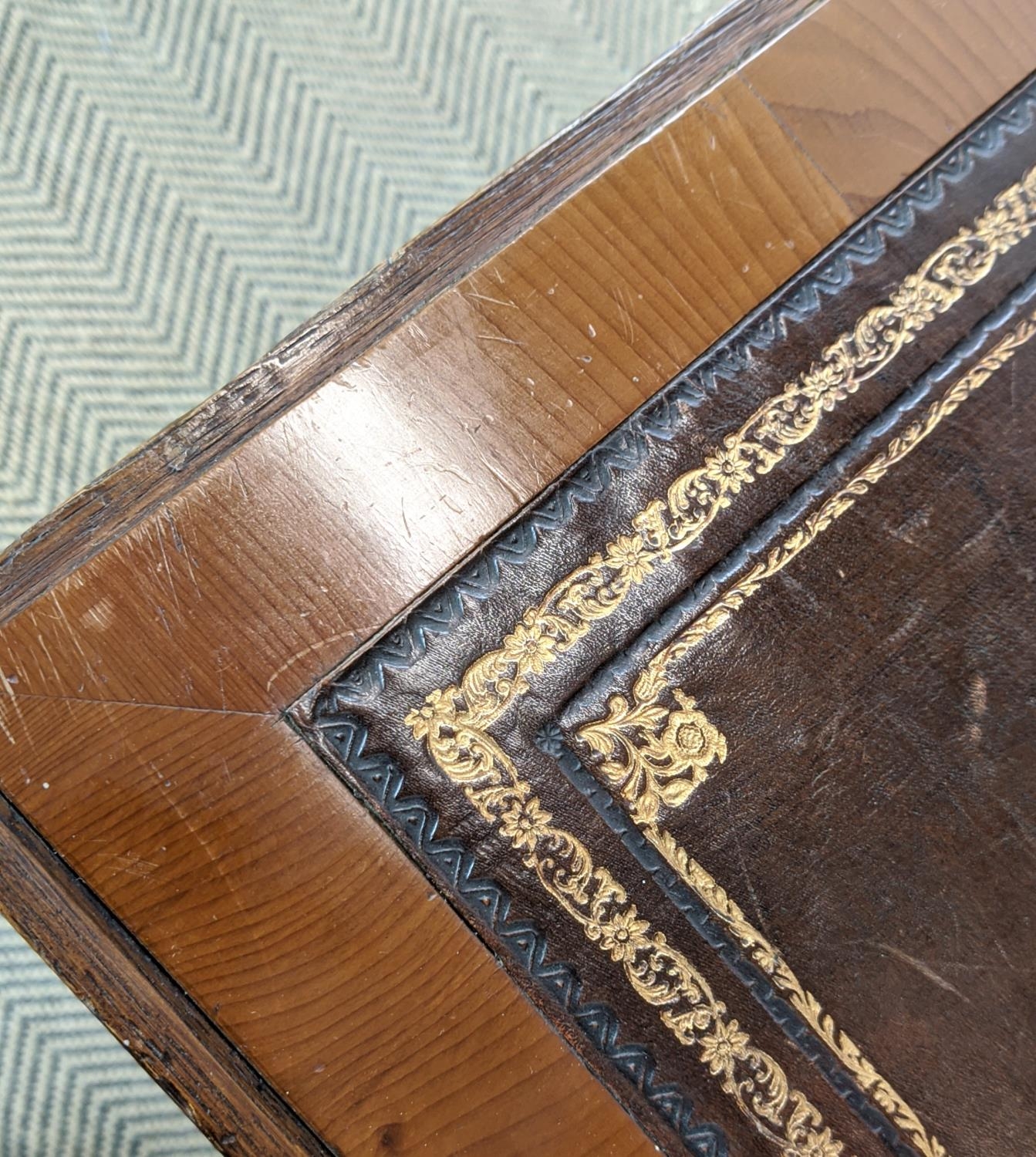 BUREAU CABINET, George II style yewwood and stellar inlaid with three finials over panelled doors - Bild 20 aus 22