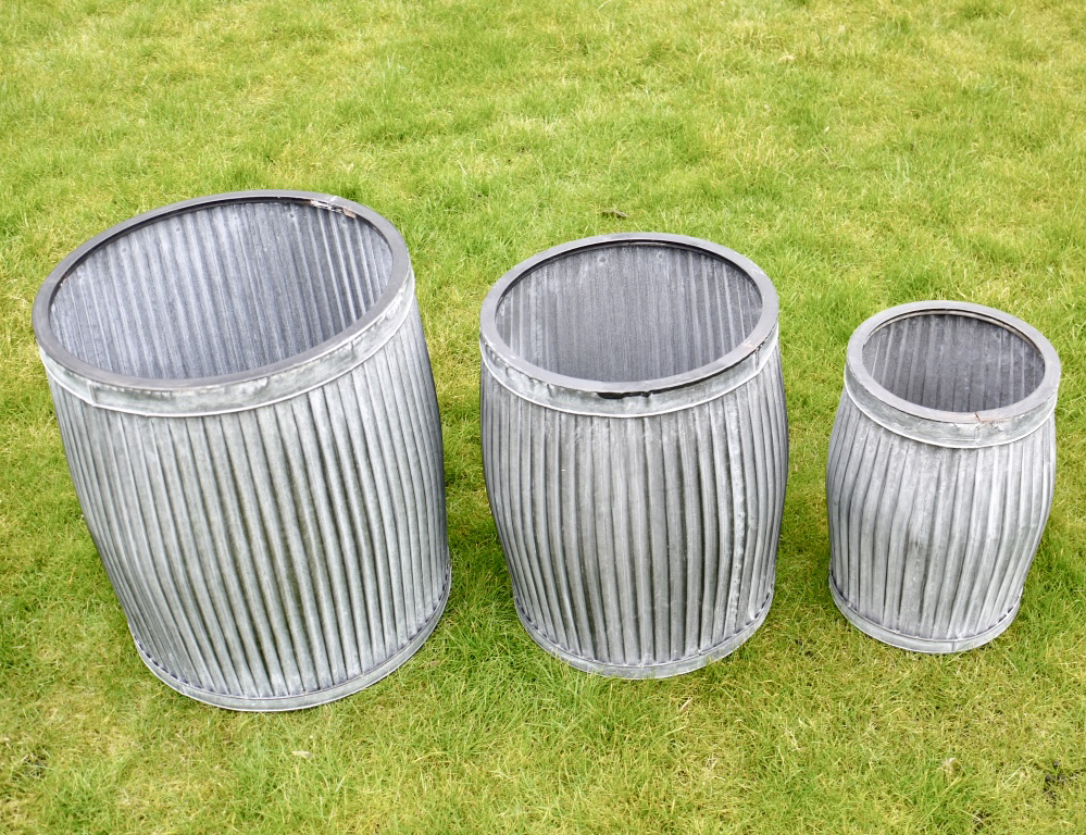 PLANTERS, a graduated set of three, in ribbed galvanised metal, largest 50cm H x 45cm x 45cm. (3) - Bild 2 aus 4