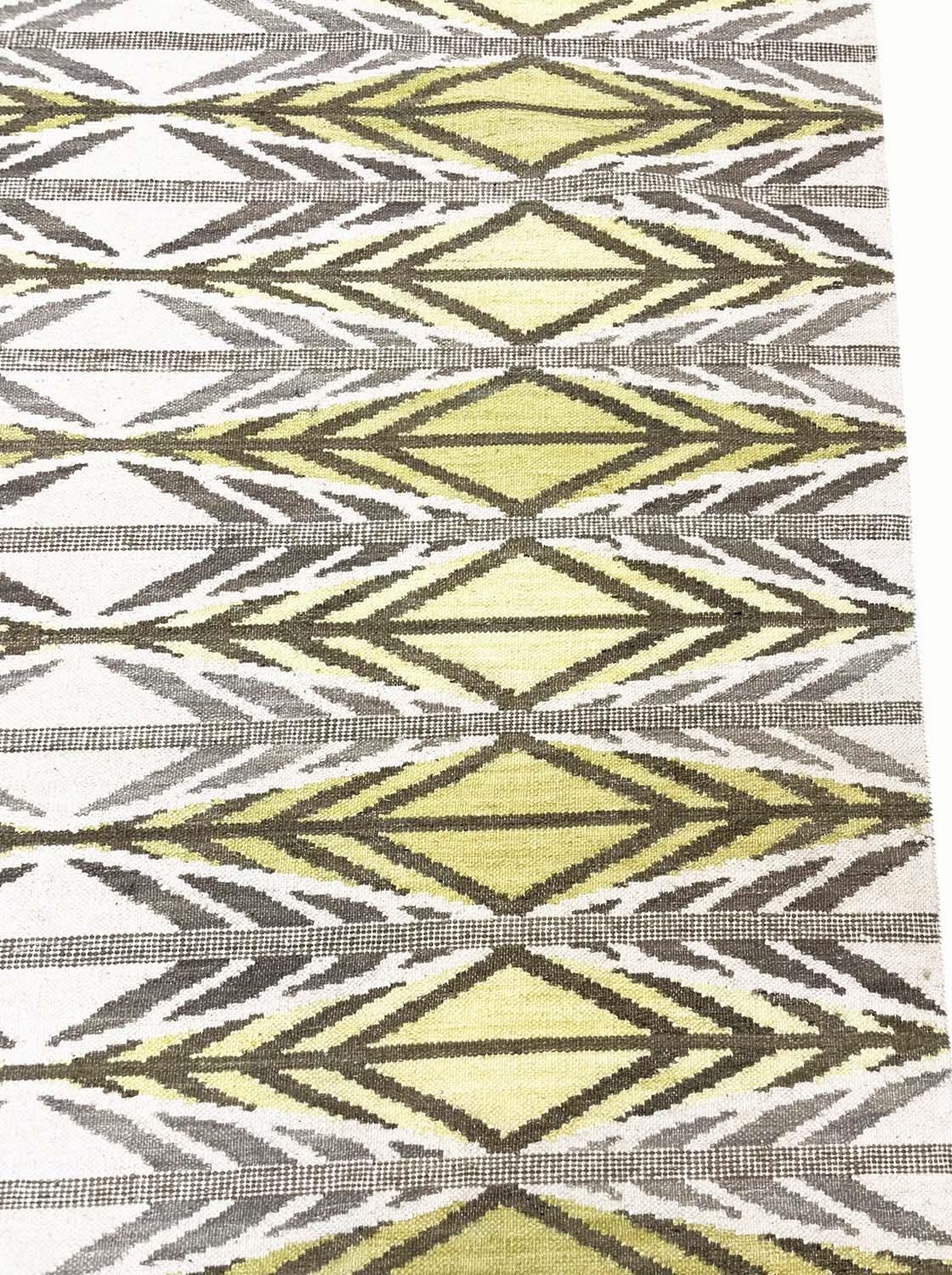 FINE SWEDISH DESIGN KILIM, 303cm x 241cm. - Image 3 of 3